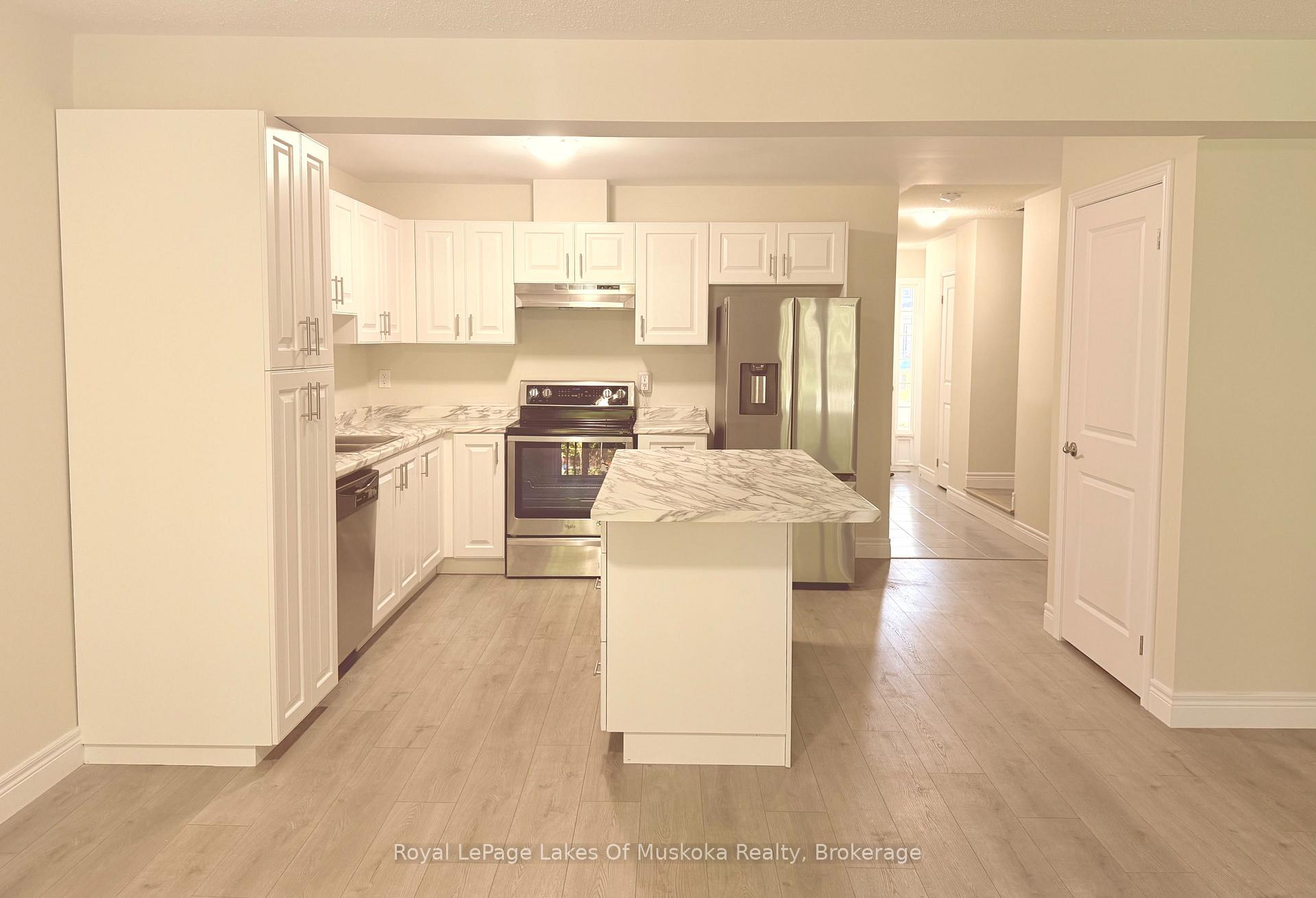 Photo 3 of 275 Daffodil Court, Gravenhurst, Wood (Gravenhurst) — HOMEH