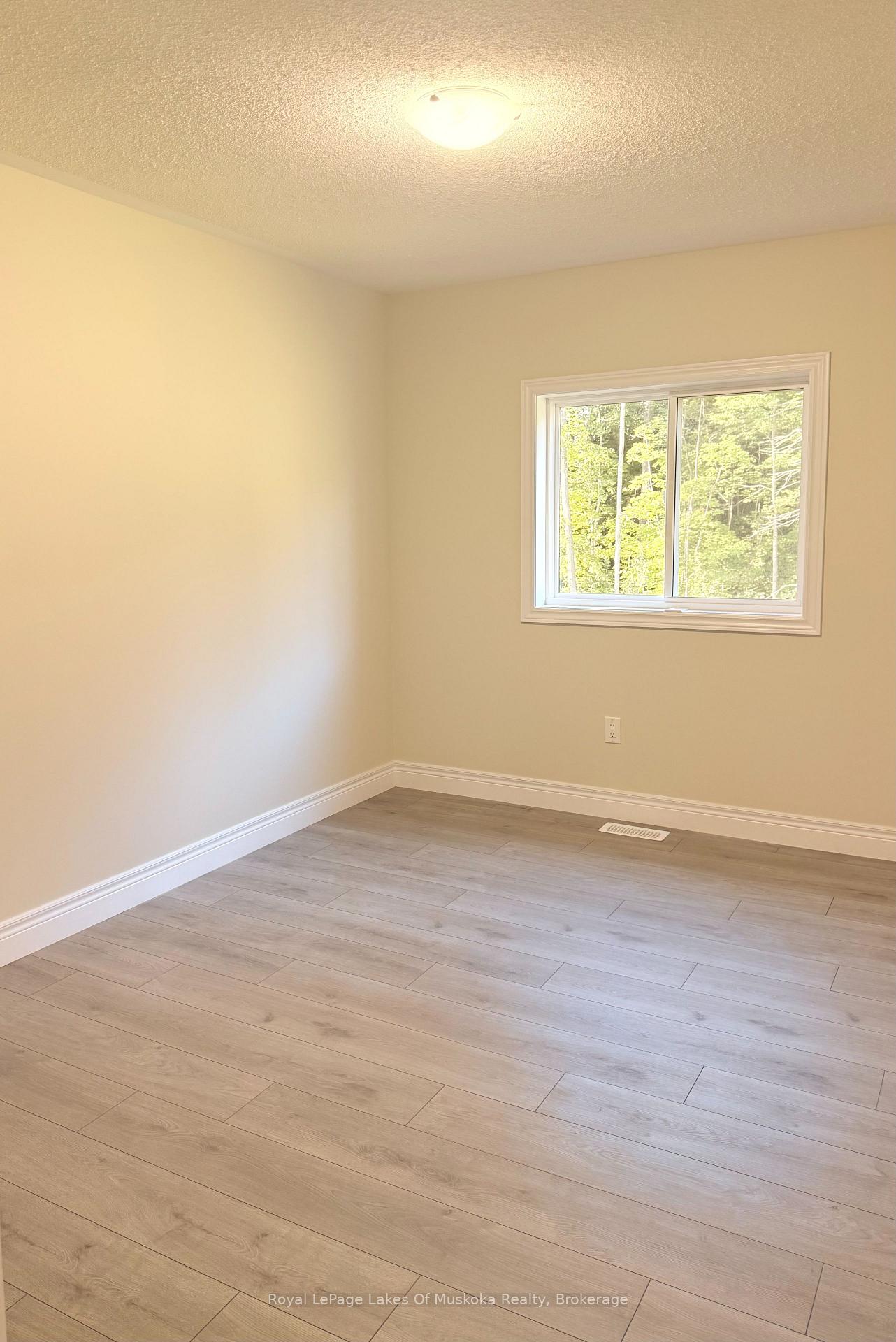 Photo 8 of 275 Daffodil Court, Gravenhurst, Wood (Gravenhurst) — HOMEH