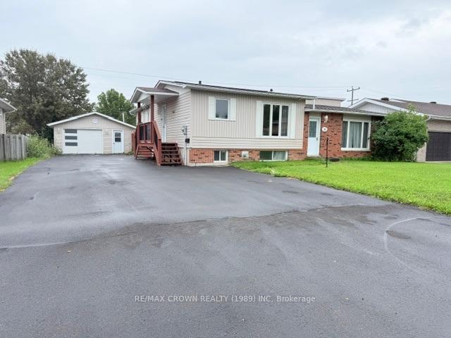 Photo 1 of 16 Mateev Avenue, Kapuskasing — HOMEH