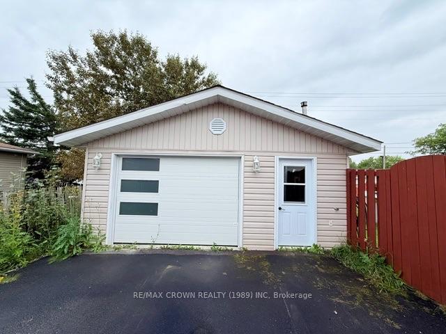 Photo 9 of 16 Mateev Avenue, Kapuskasing — HOMEH
