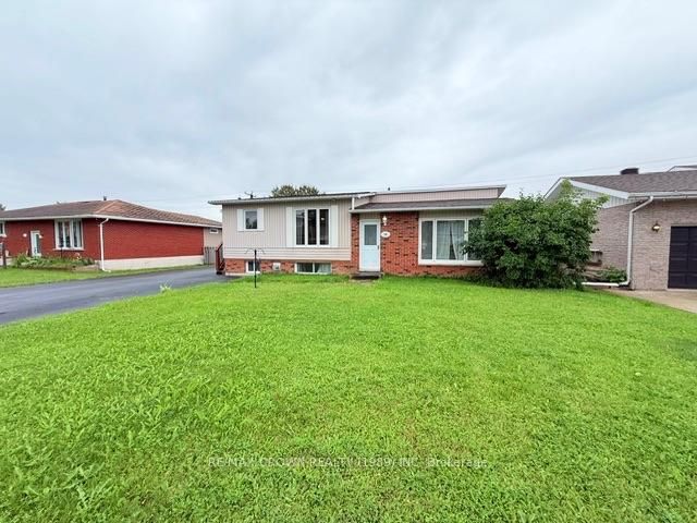 Photo 13 of 16 Mateev Avenue, Kapuskasing — HOMEH