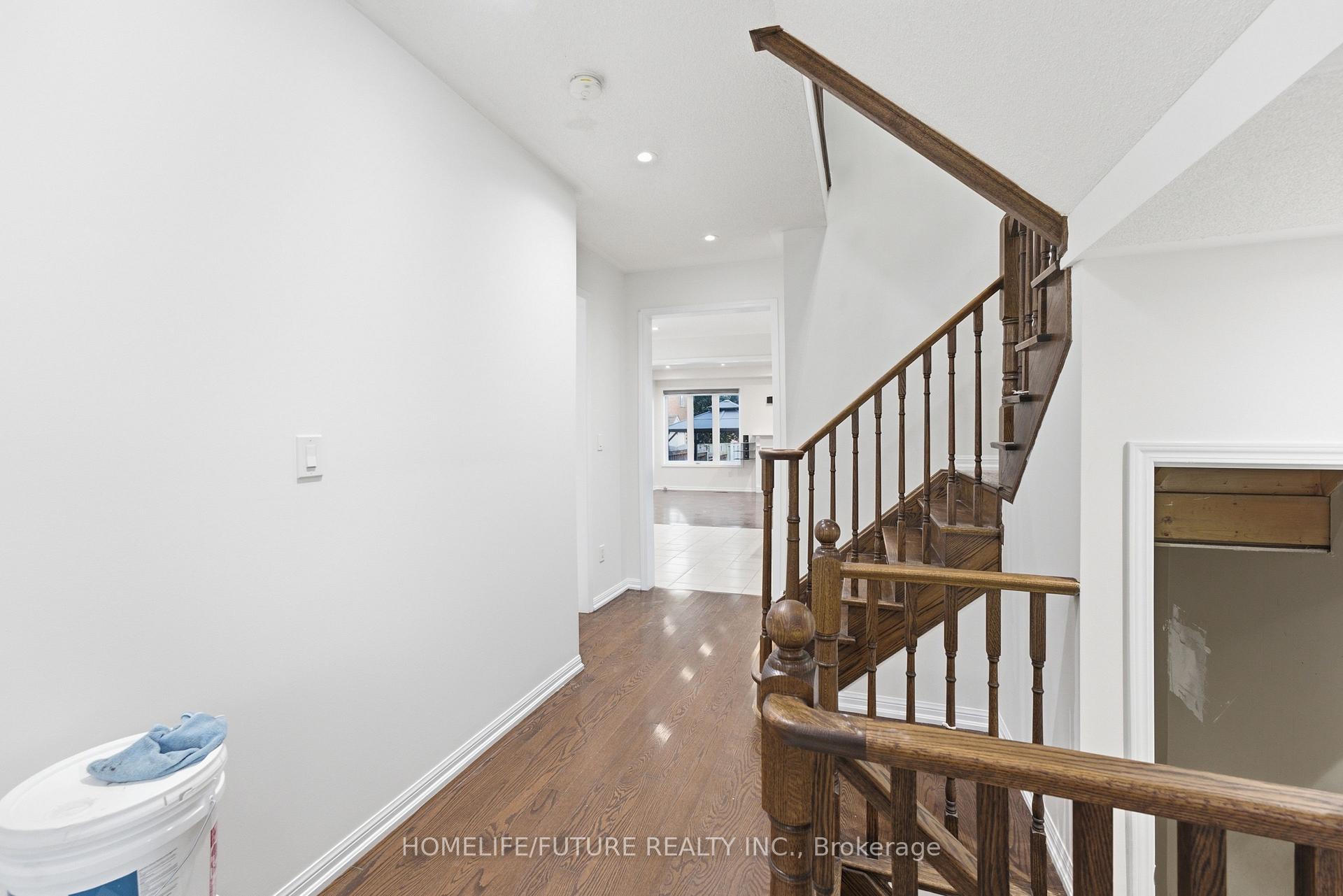 Photo 5 of 7 Beverton Crescent, Ajax, Northwest Ajax — HOMEH