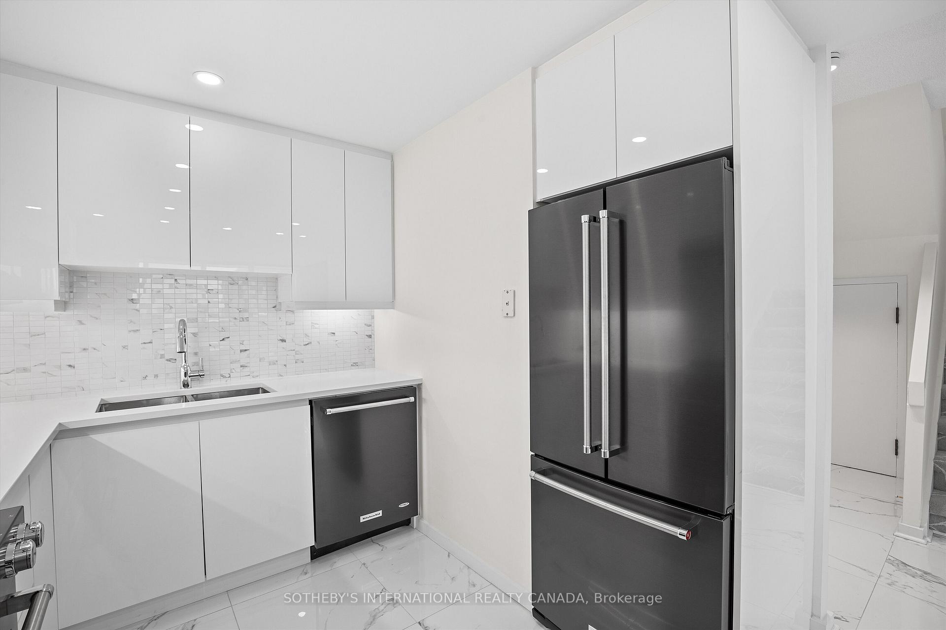 Photo 9 of Unit 408, 55A Avenue Road, Toronto, The Annex — HOMEH