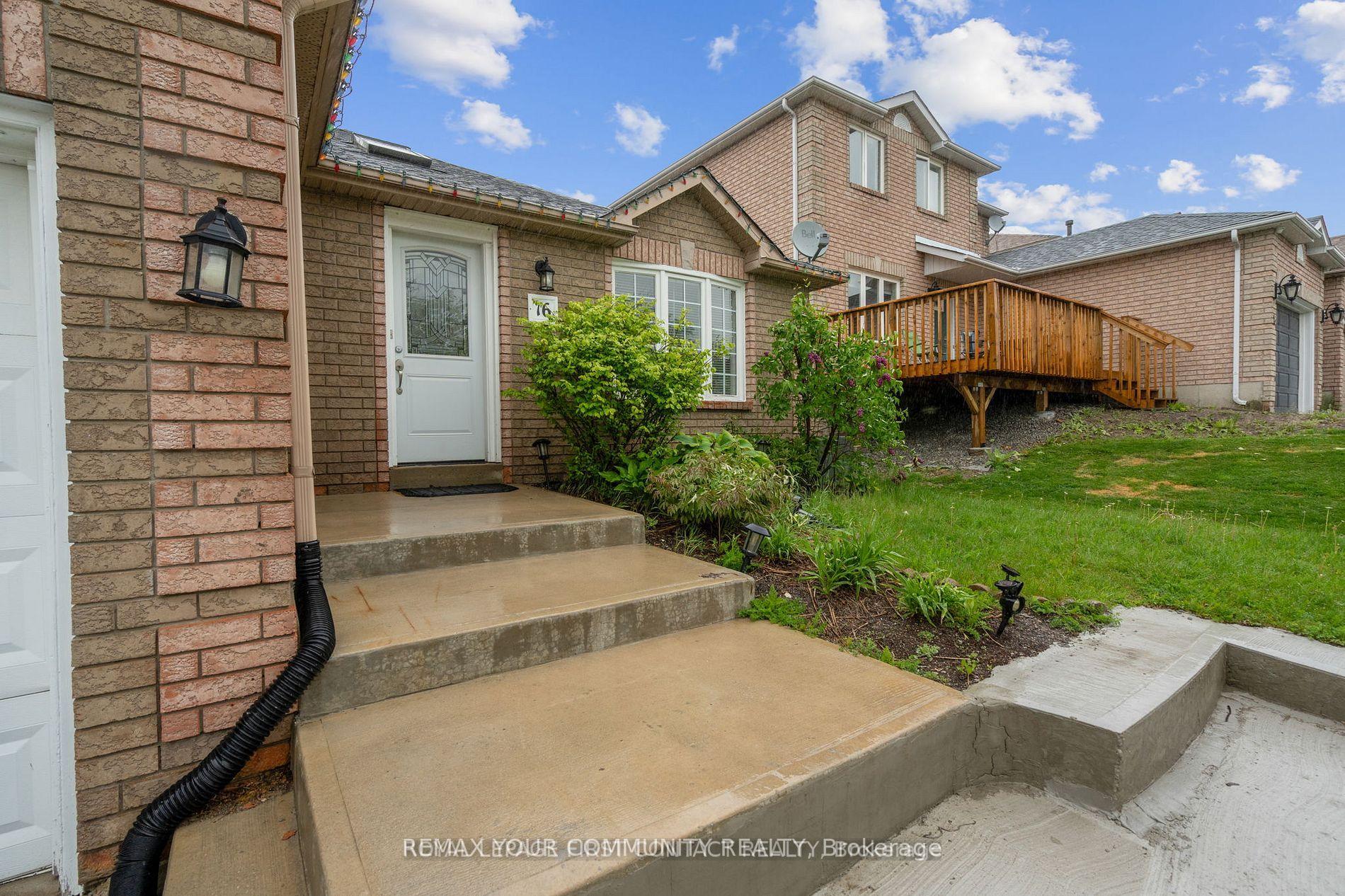 Photo 3 of Unit (main), 16 Waddington Crescent, Barrie, Holly — HOMEH