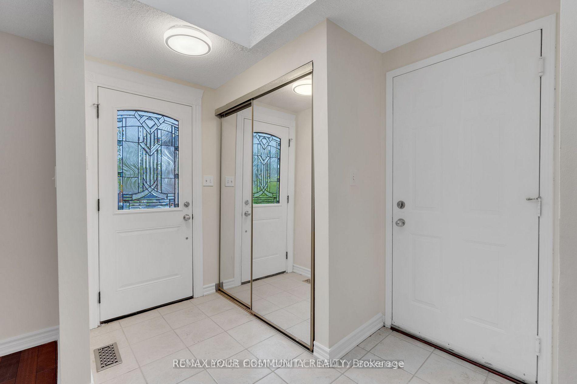 Photo 6 of Unit (main), 16 Waddington Crescent, Barrie, Holly — HOMEH