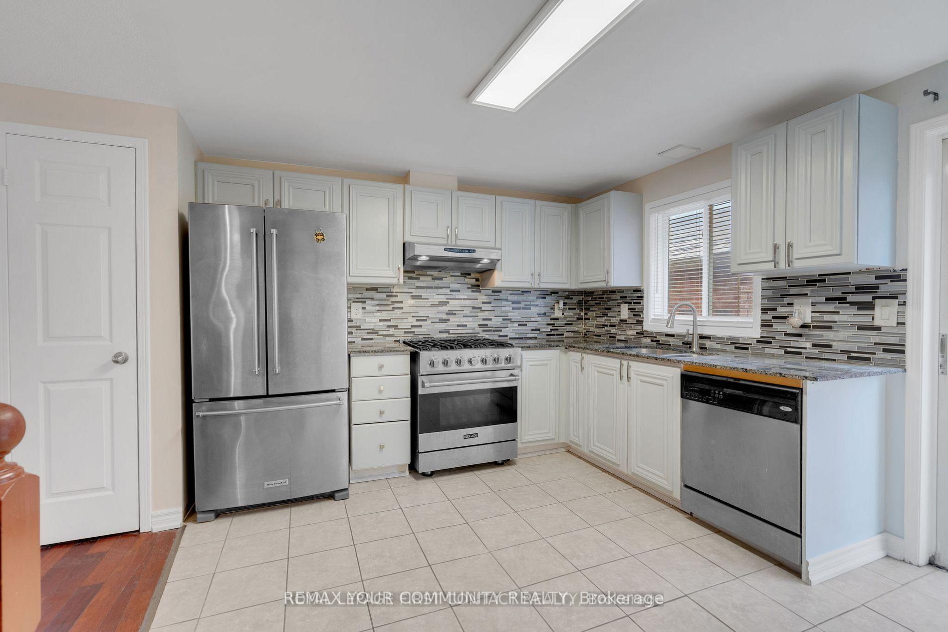 Photo 8 of Unit (main), 16 Waddington Crescent, Barrie, Holly — HOMEH