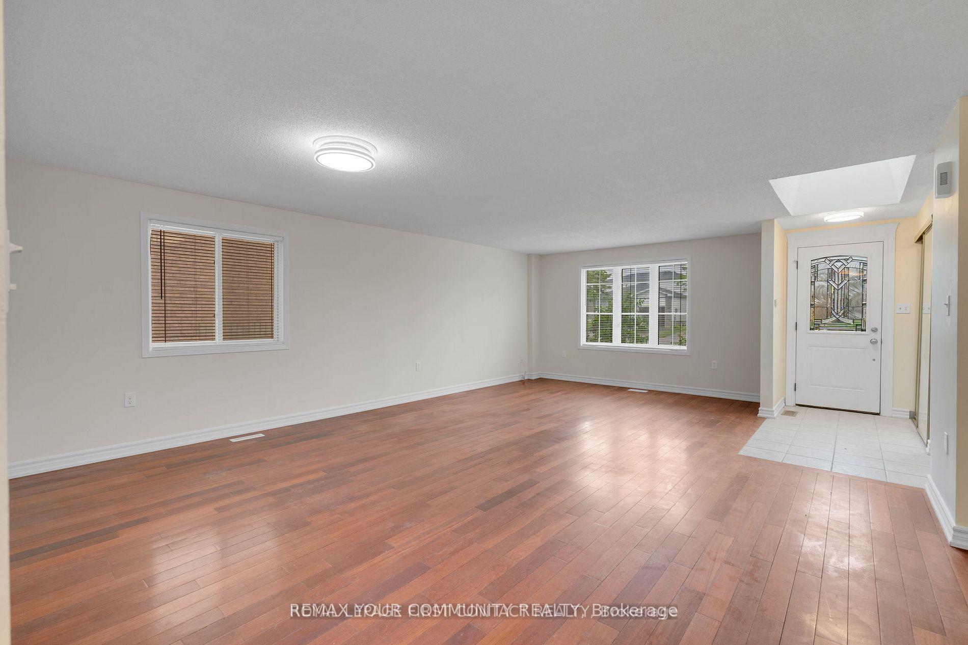 Photo 10 of Unit (main), 16 Waddington Crescent, Barrie, Holly — HOMEH