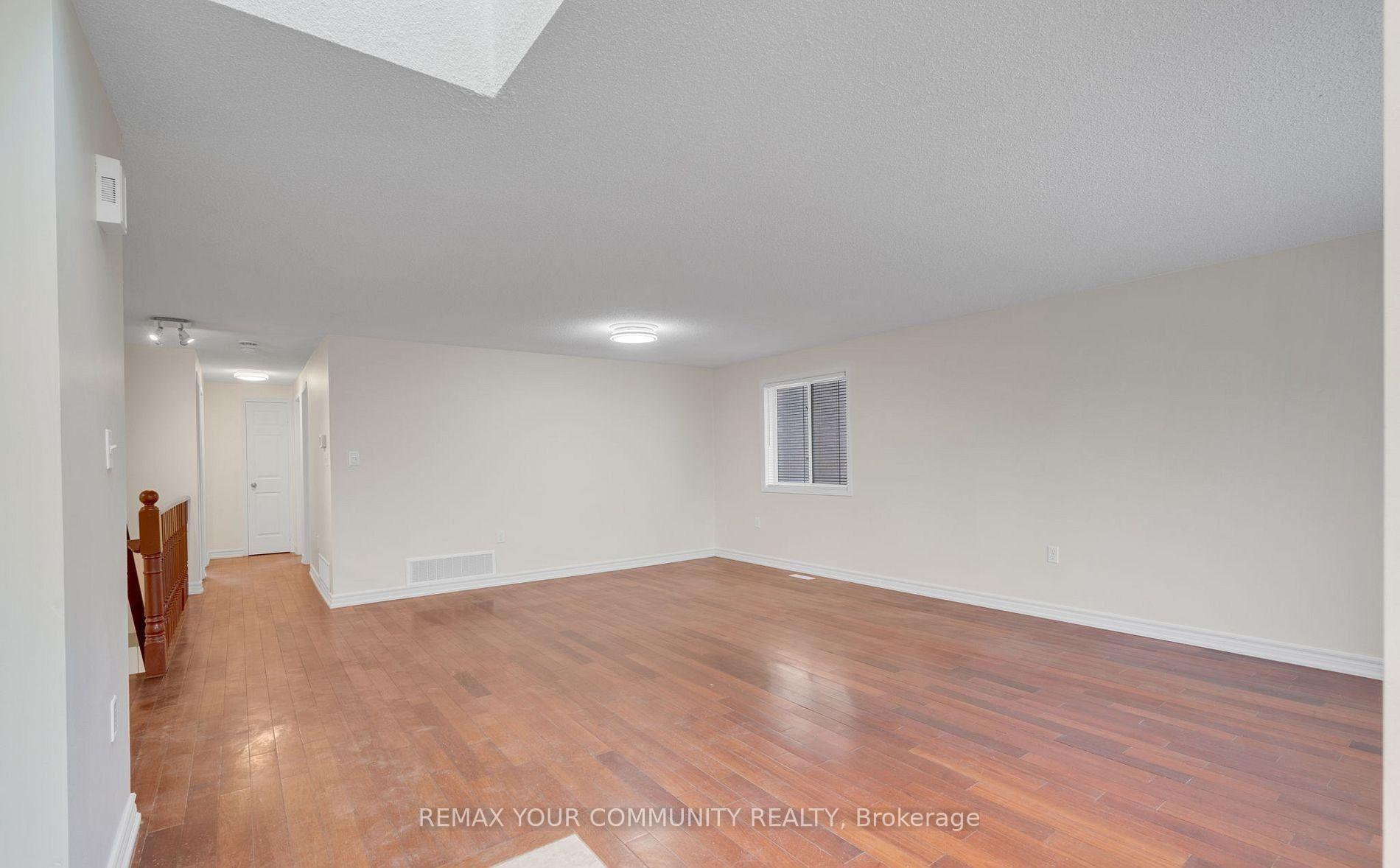 Photo 11 of Unit (main), 16 Waddington Crescent, Barrie, Holly — HOMEH