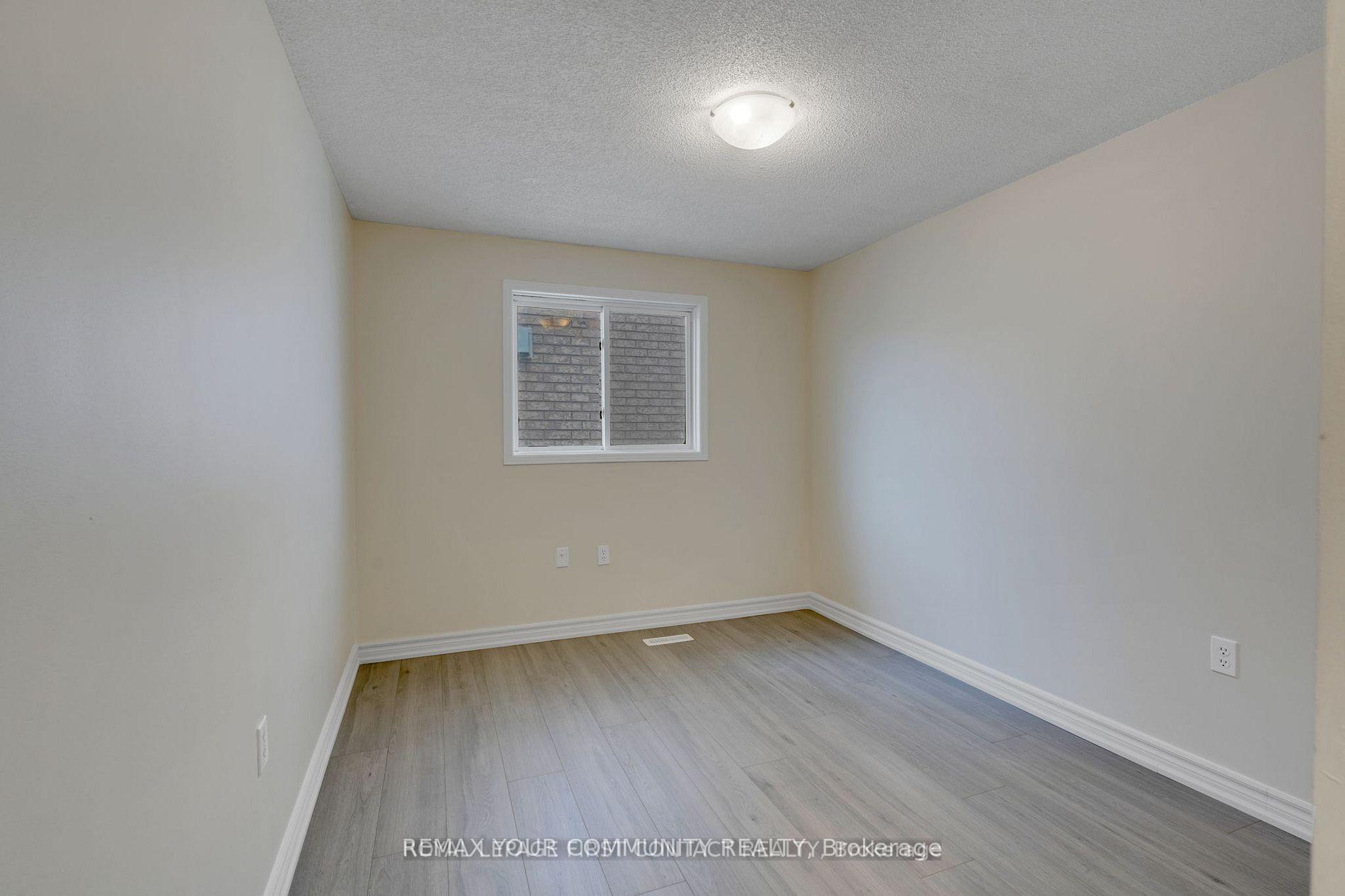 Photo 13 of Unit (main), 16 Waddington Crescent, Barrie, Holly — HOMEH