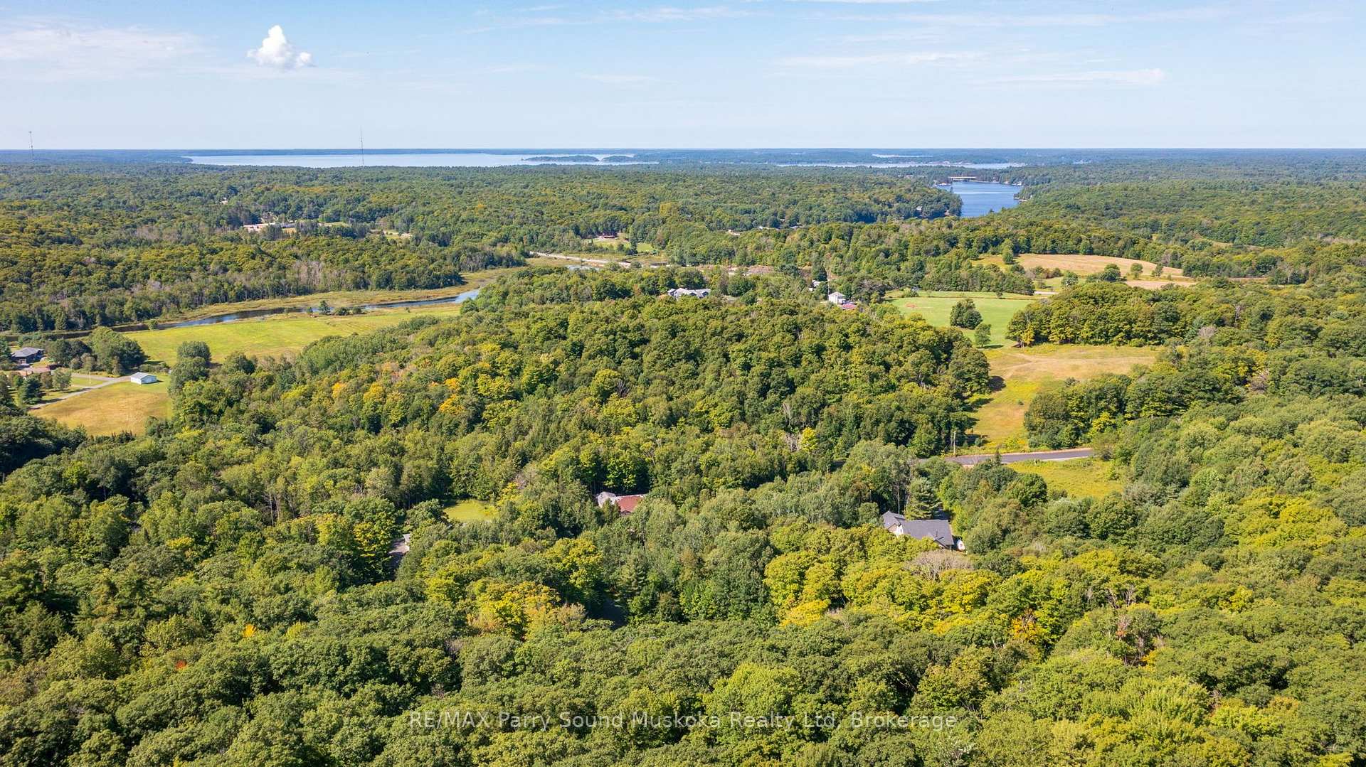 Photo 5 of 4 Mountain Basin Drive, McDougall — HOMEH