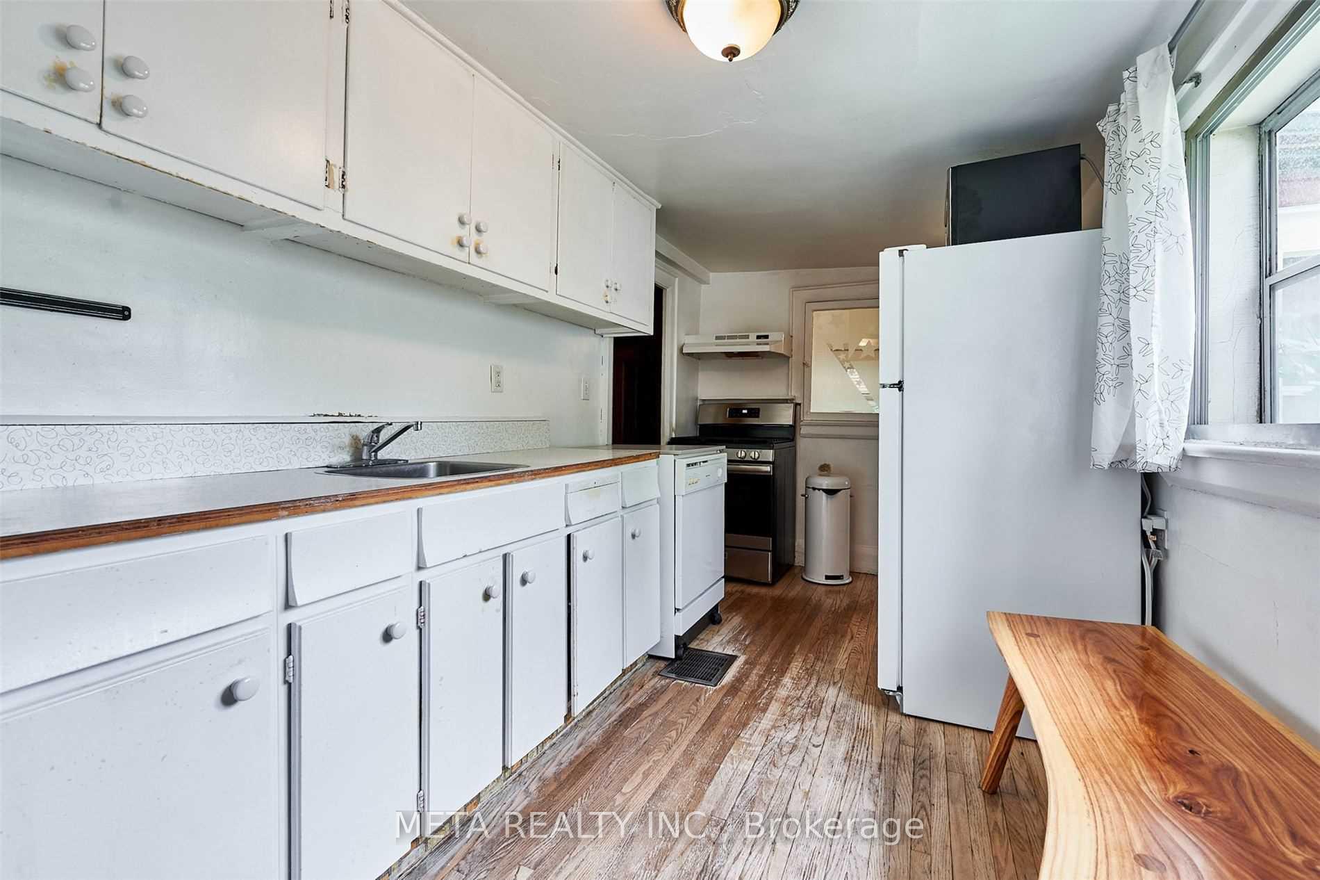 Photo 6 of 22 Freeman Street S, Scarborough, Birchcliffe-Cliffside — HOMEH