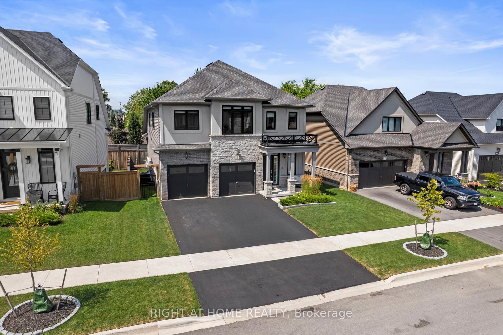 Photo 3 of 131 Terrace Drive, Grimsby, Grimsby East — HOMEH