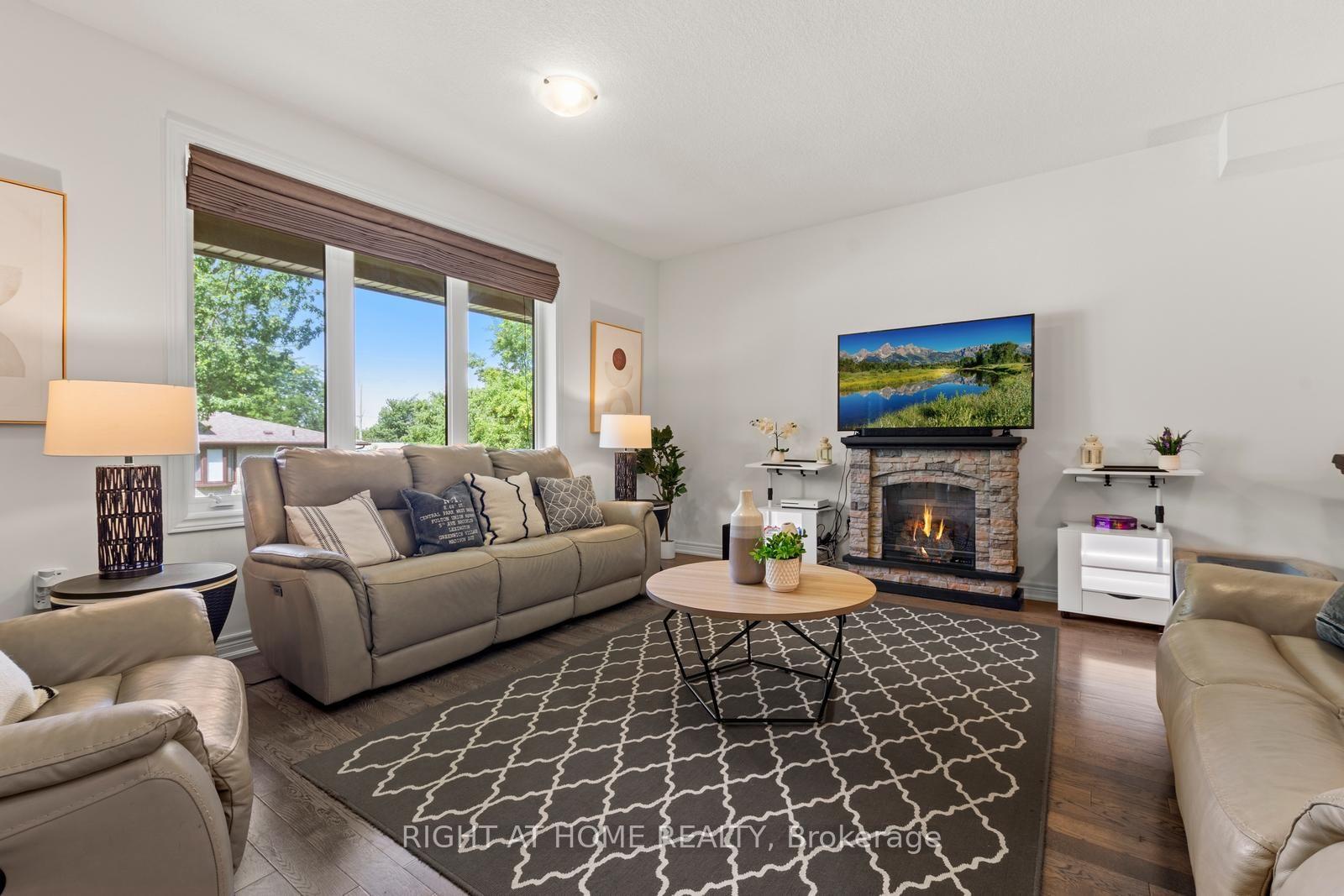 Photo 9 of 131 Terrace Drive, Grimsby, Grimsby East — HOMEH