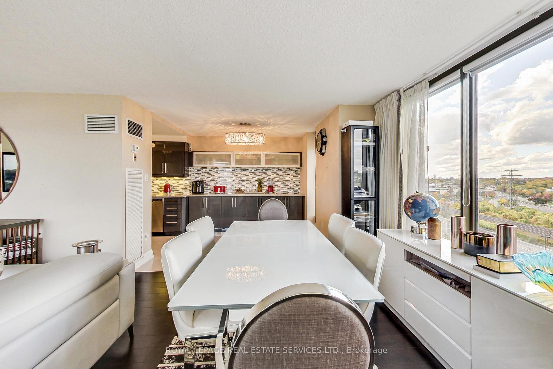 Photo 4 of Unit 1110, 2045 Lake Shore Boulevard W, Etobicoke, Mimico — HOMEH