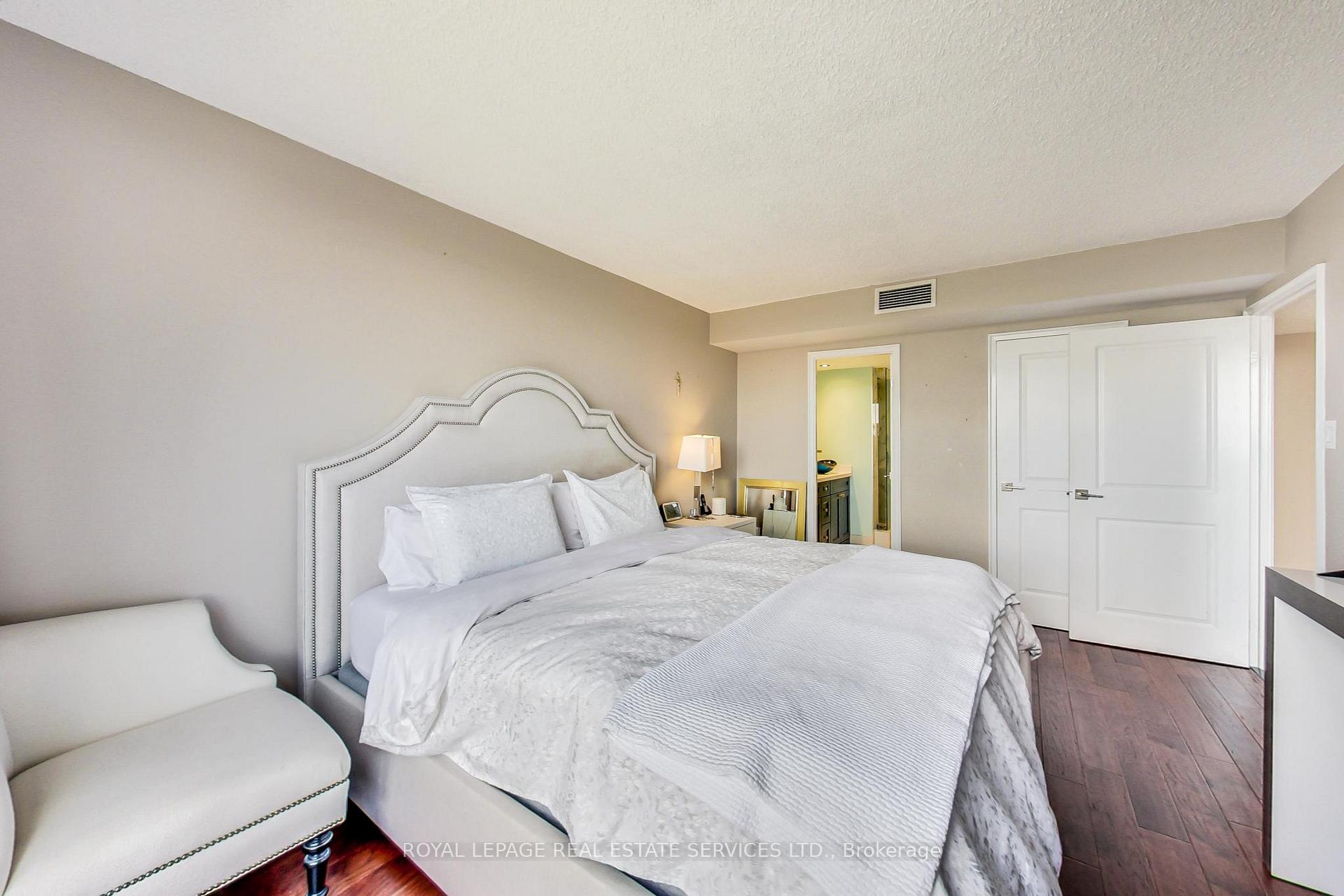 Photo 6 of Unit 1110, 2045 Lake Shore Boulevard W, Etobicoke, Mimico — HOMEH