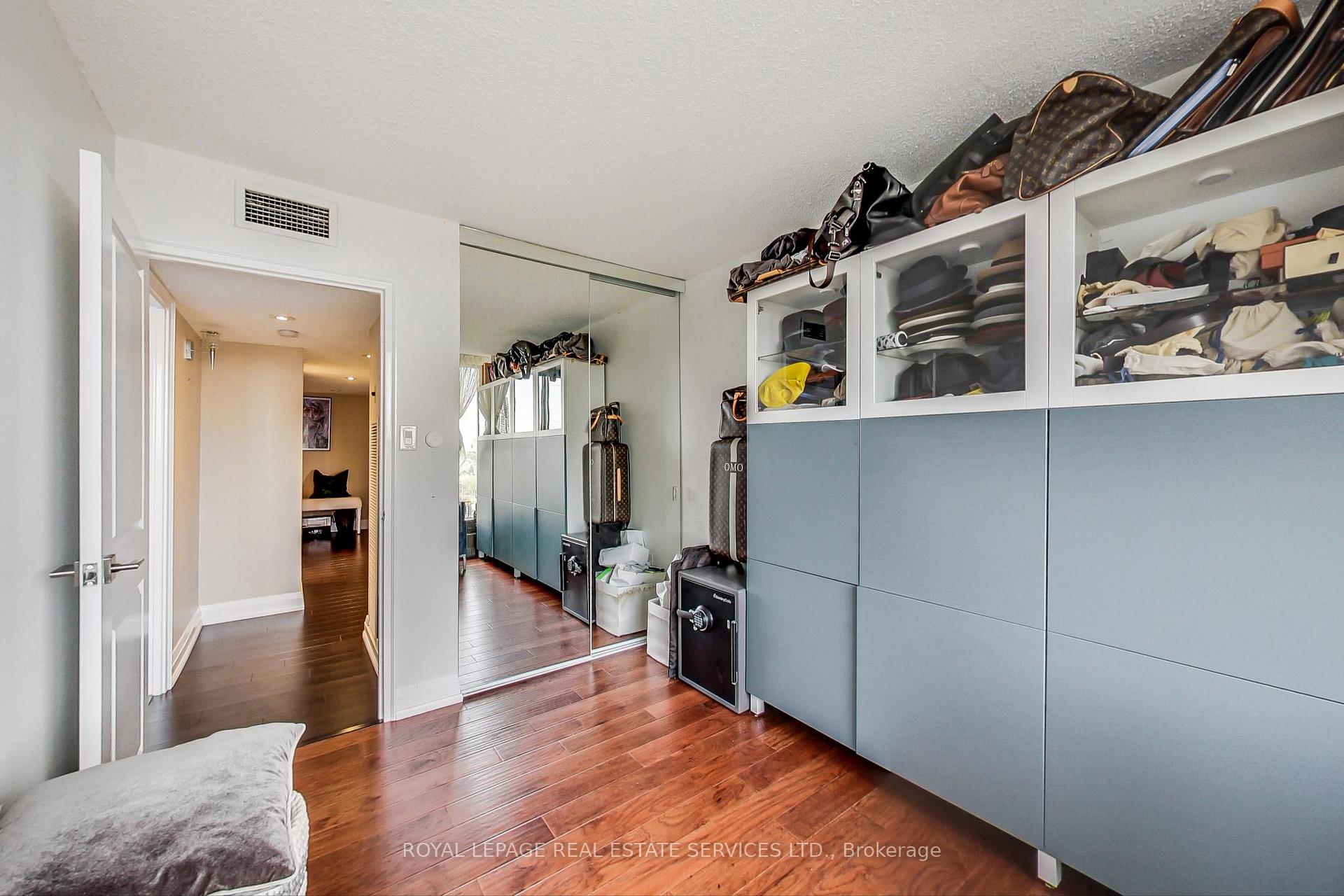 Photo 10 of Unit 1110, 2045 Lake Shore Boulevard W, Etobicoke, Mimico — HOMEH