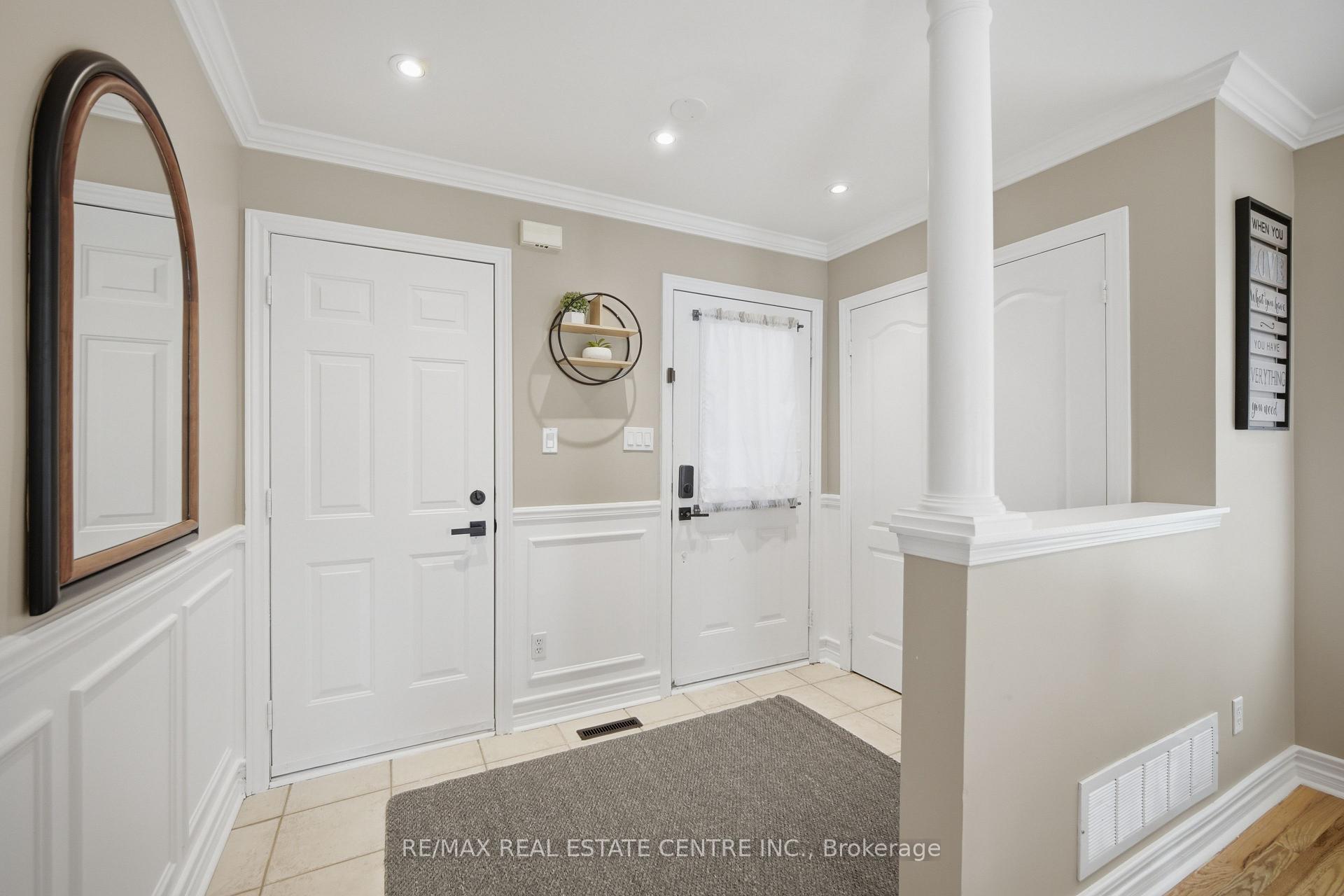 Photo 6 of 215 Willowbrook Drive, Whitby, Pringle Creek — HOMEH