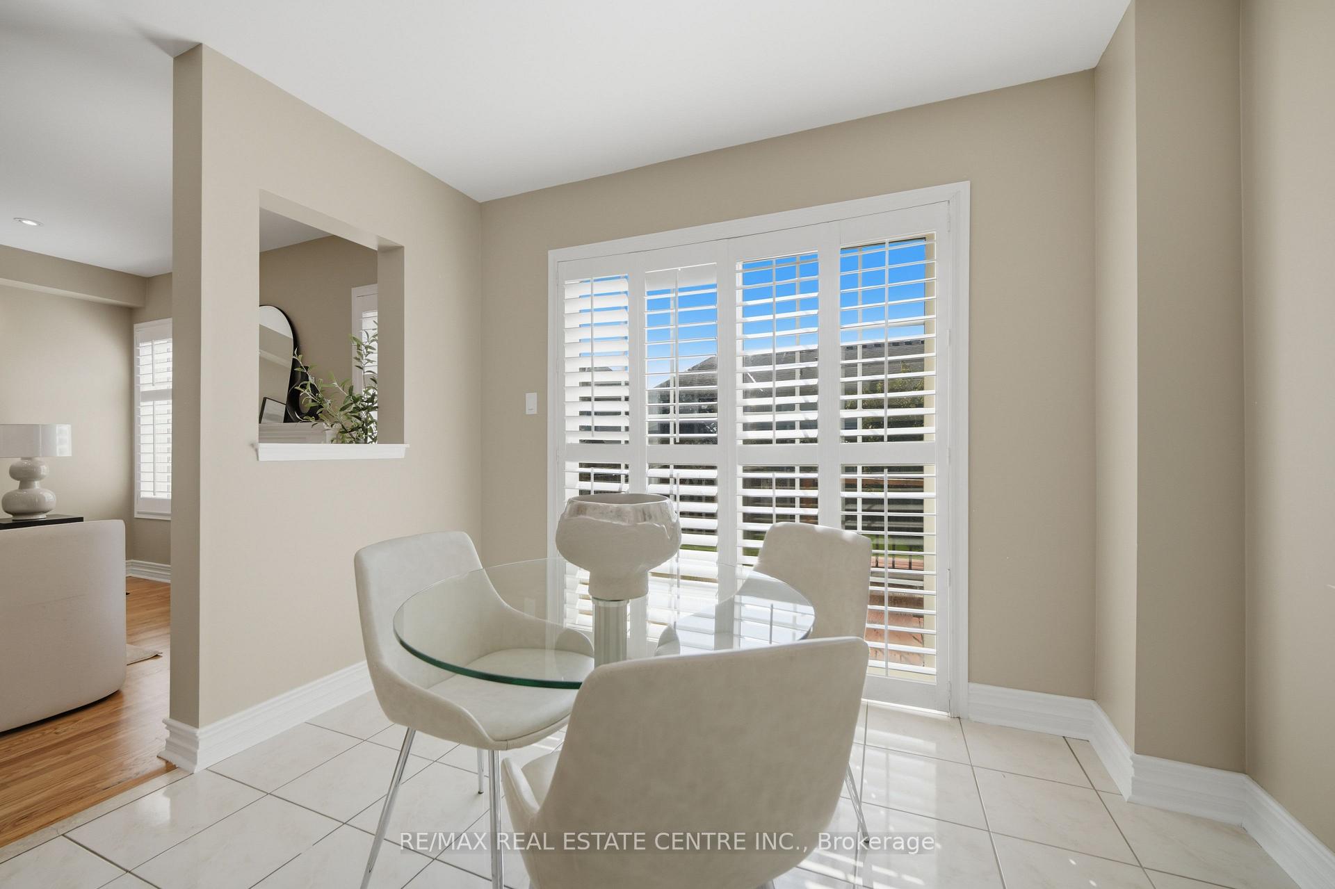 Photo 13 of 215 Willowbrook Drive, Whitby, Pringle Creek — HOMEH