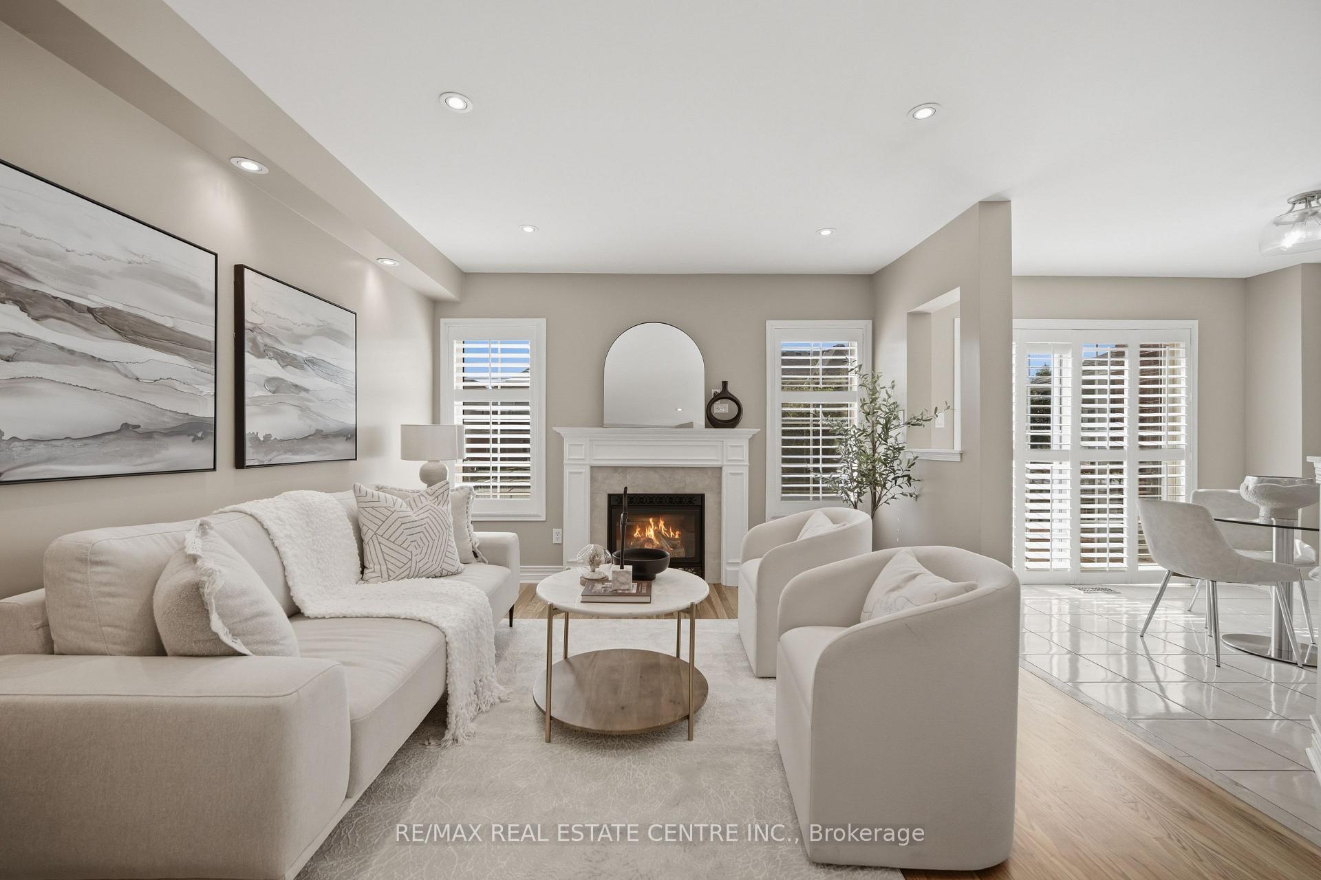 Photo 17 of 215 Willowbrook Drive, Whitby, Pringle Creek — HOMEH