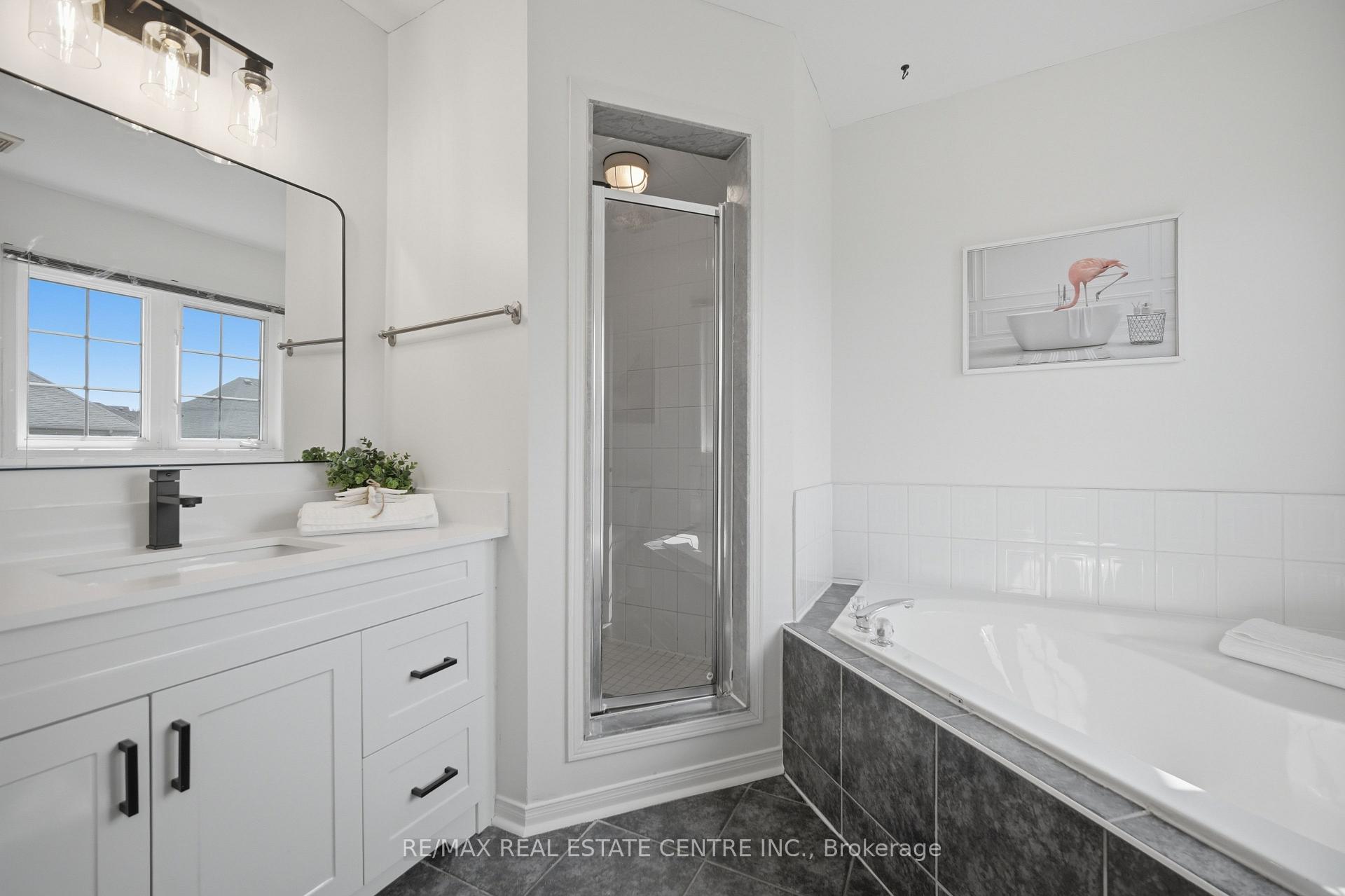 Photo 23 of 215 Willowbrook Drive, Whitby, Pringle Creek — HOMEH