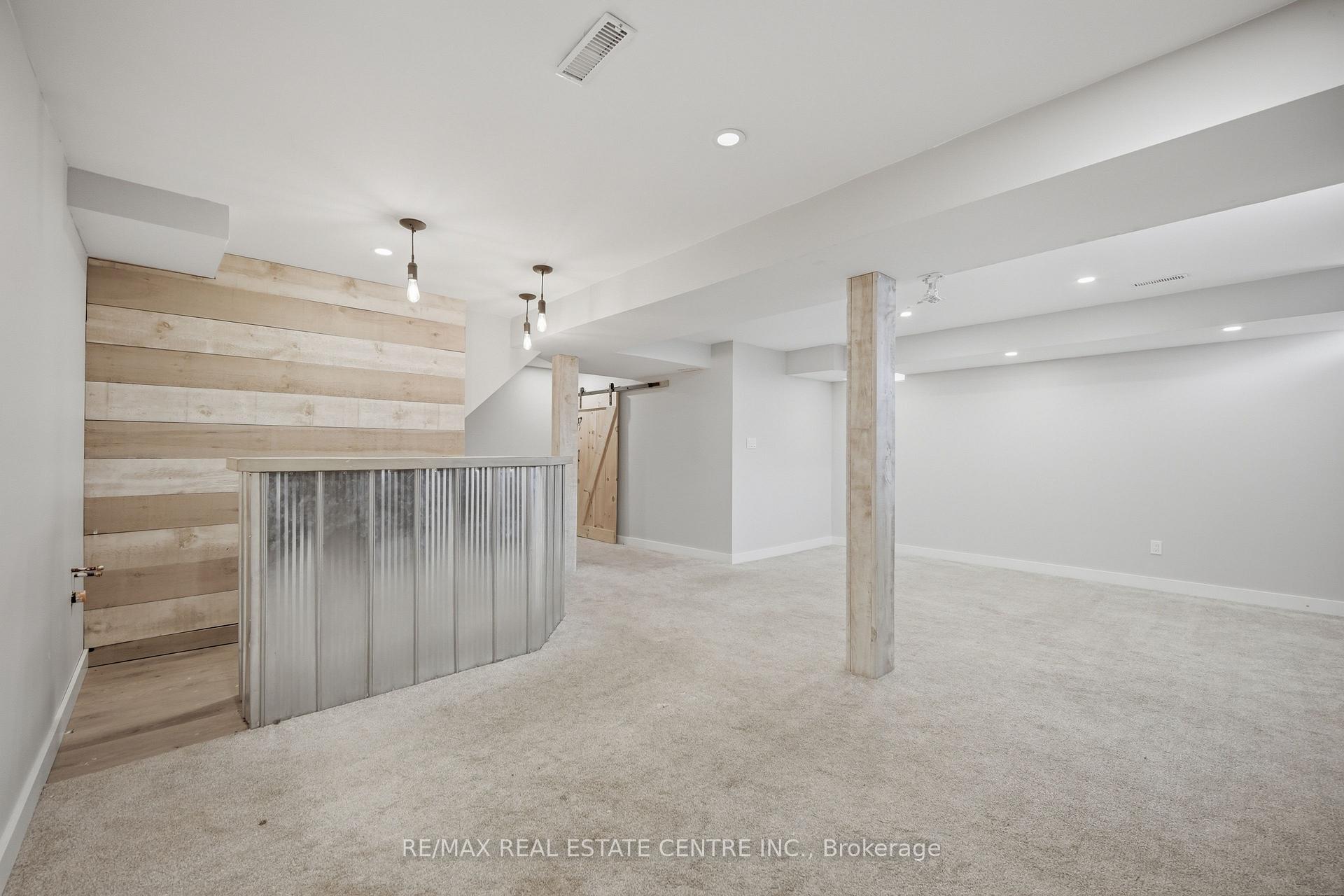 Photo 32 of 215 Willowbrook Drive, Whitby, Pringle Creek — HOMEH