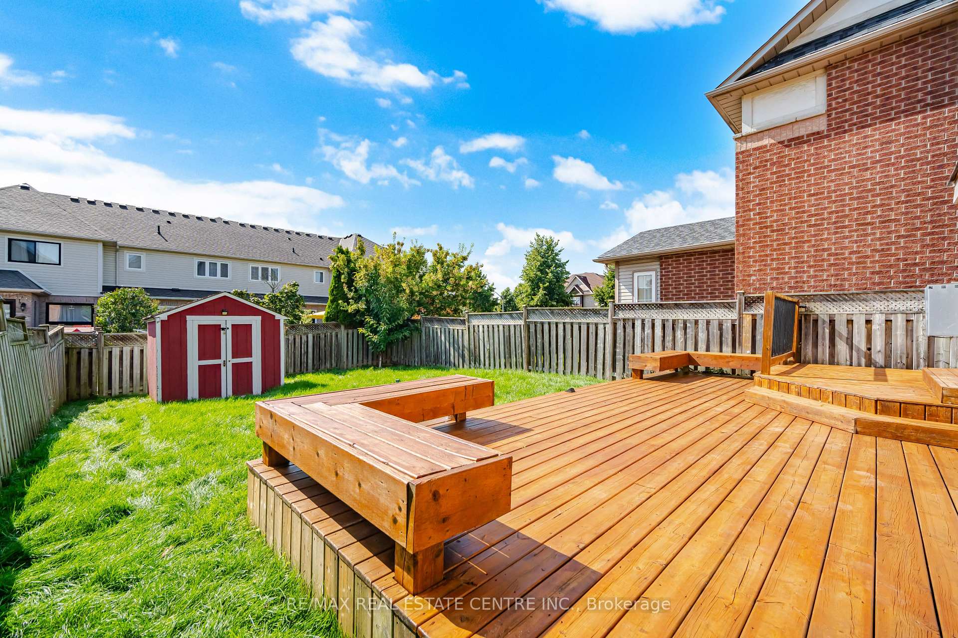 Photo 34 of 215 Willowbrook Drive, Whitby, Pringle Creek — HOMEH