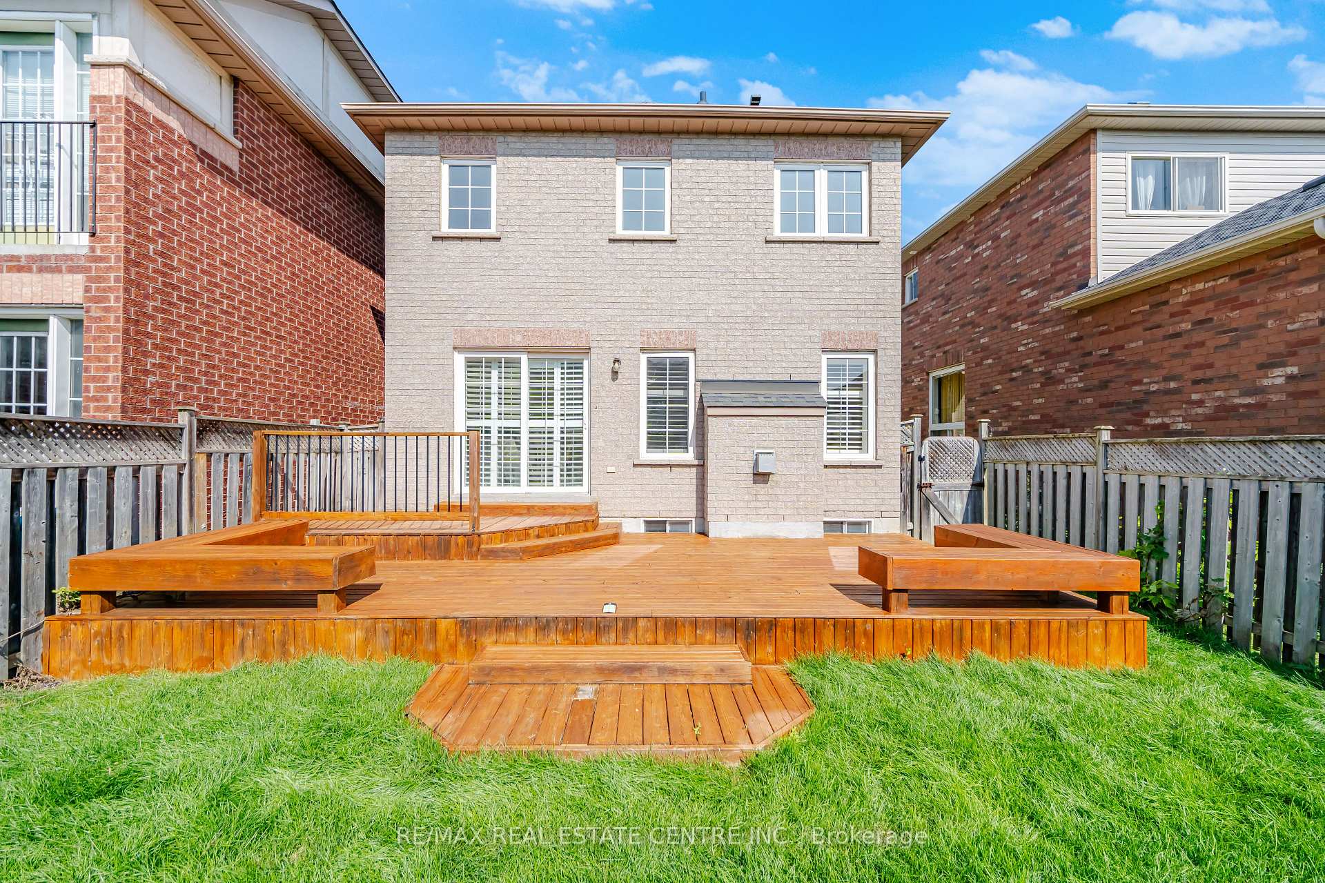 Photo 35 of 215 Willowbrook Drive, Whitby, Pringle Creek — HOMEH