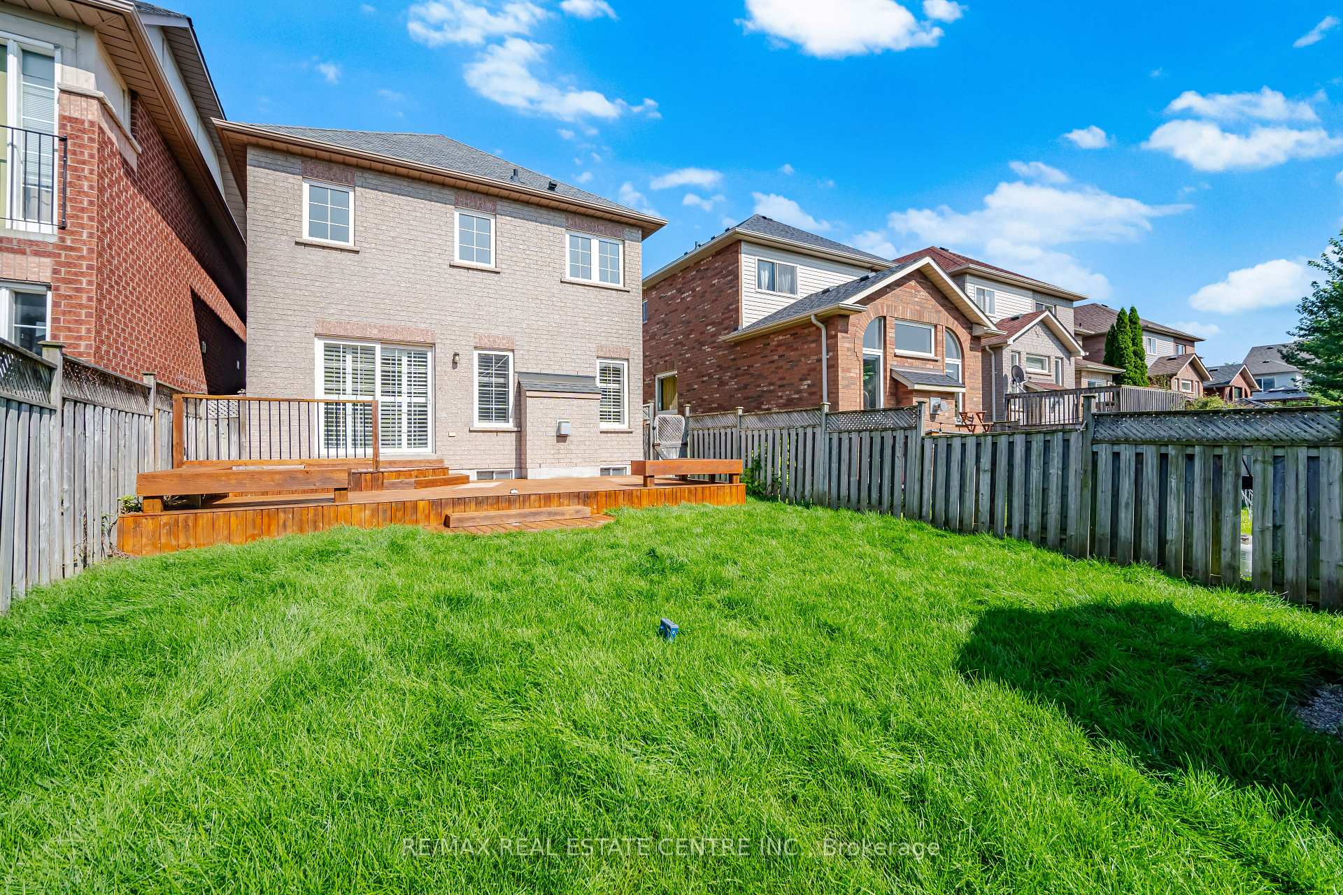Photo 36 of 215 Willowbrook Drive, Whitby, Pringle Creek — HOMEH