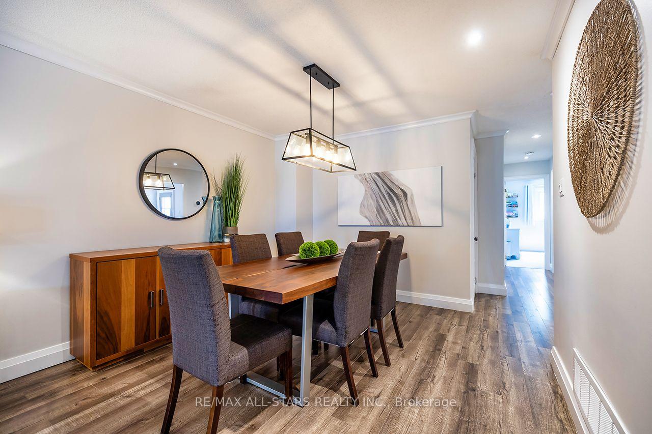 Photo 10 of Unit 19, 19 Adams Court, Uxbridge — HOMEH