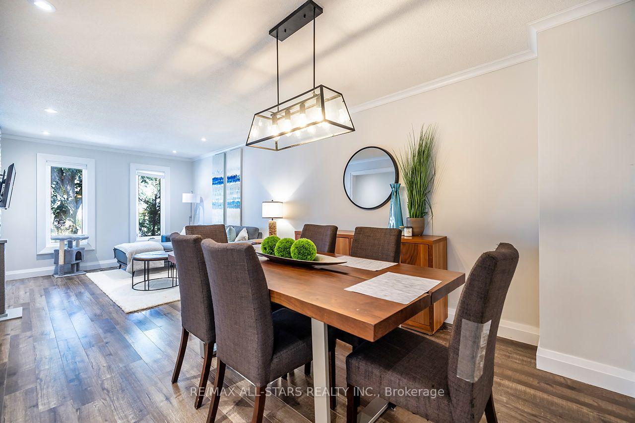 Photo 12 of Unit 19, 19 Adams Court, Uxbridge — HOMEH