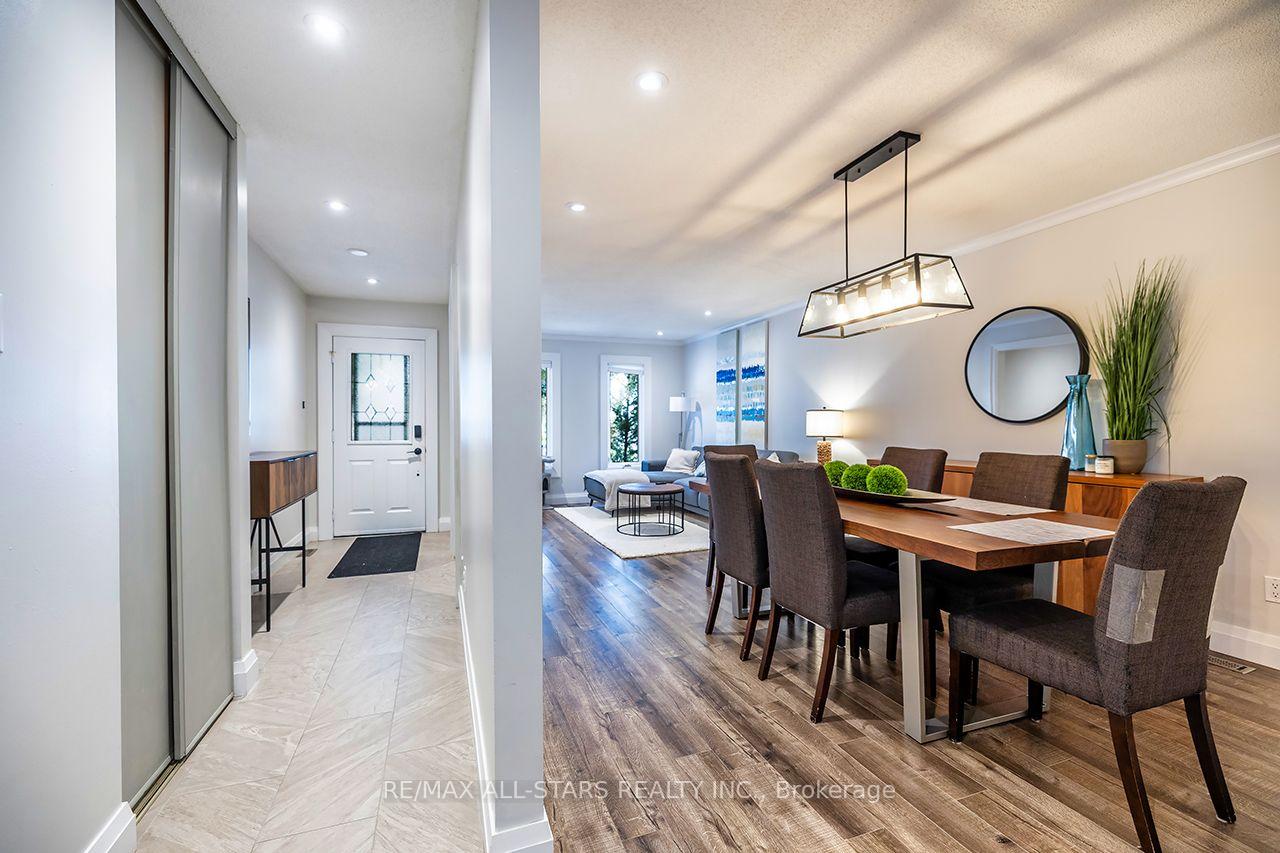 Photo 13 of Unit 19, 19 Adams Court, Uxbridge — HOMEH
