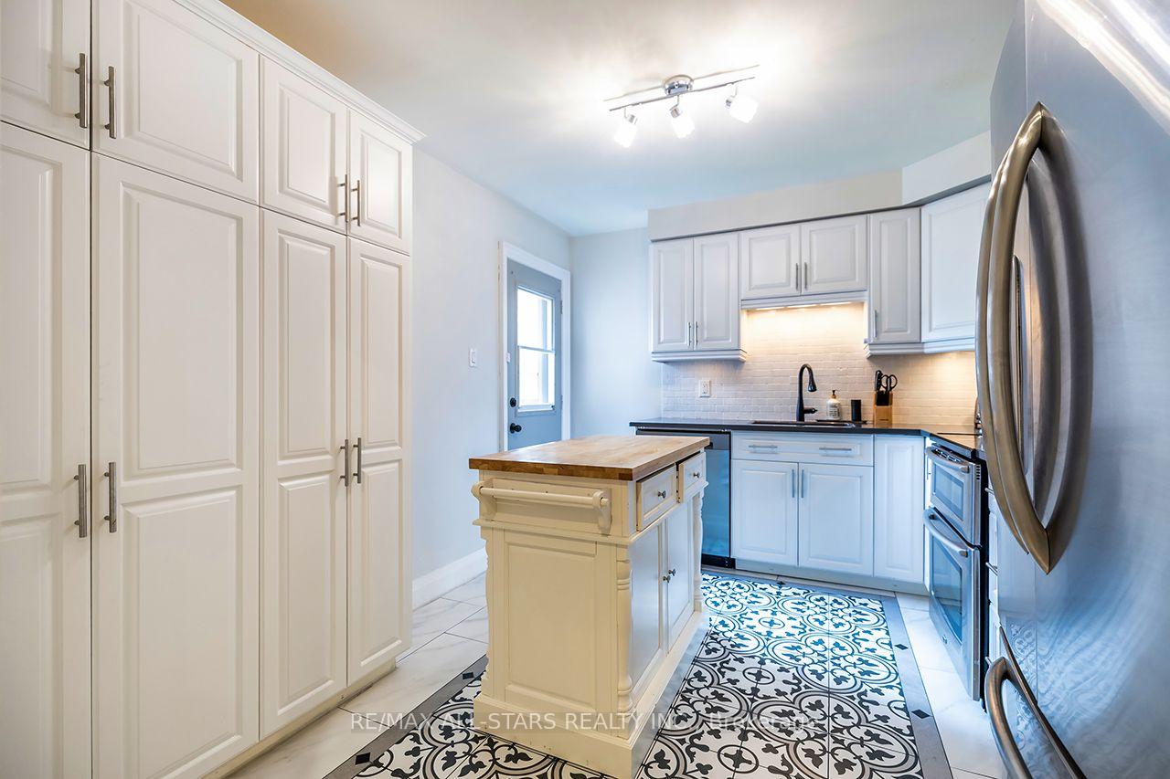 Photo 14 of Unit 19, 19 Adams Court, Uxbridge — HOMEH