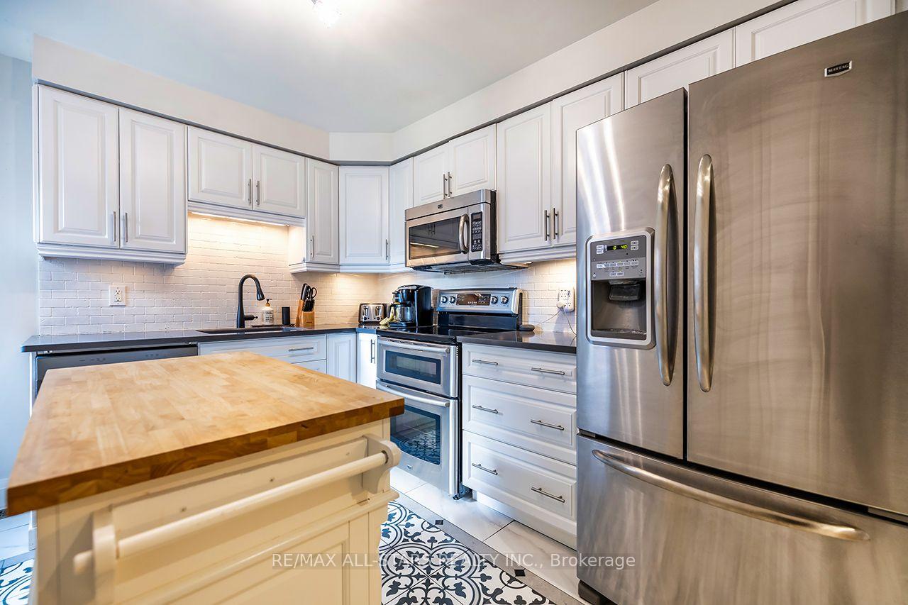 Photo 15 of Unit 19, 19 Adams Court, Uxbridge — HOMEH