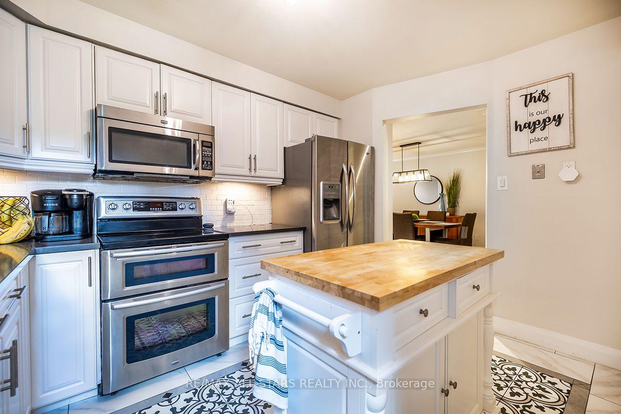 Photo 16 of Unit 19, 19 Adams Court, Uxbridge — HOMEH