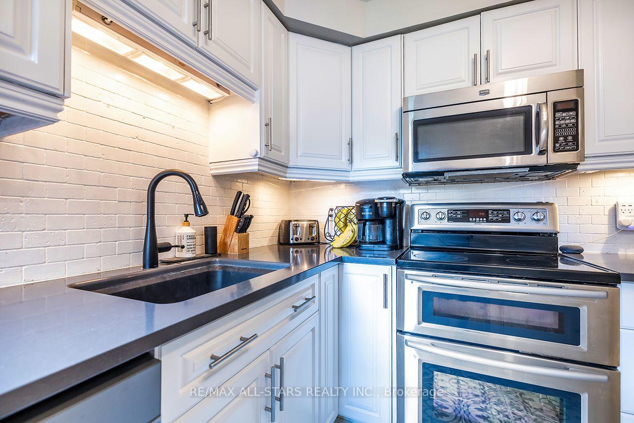 Photo 17 of Unit 19, 19 Adams Court, Uxbridge — HOMEH