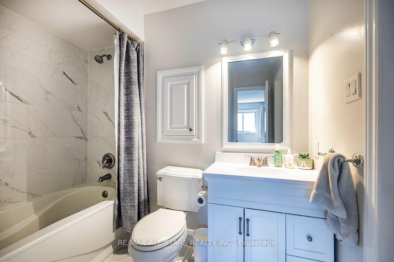 Photo 22 of Unit 19, 19 Adams Court, Uxbridge — HOMEH