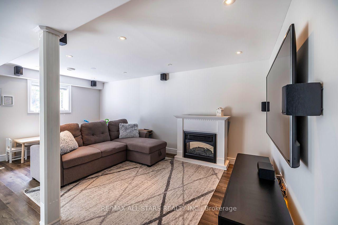 Photo 33 of Unit 19, 19 Adams Court, Uxbridge — HOMEH
