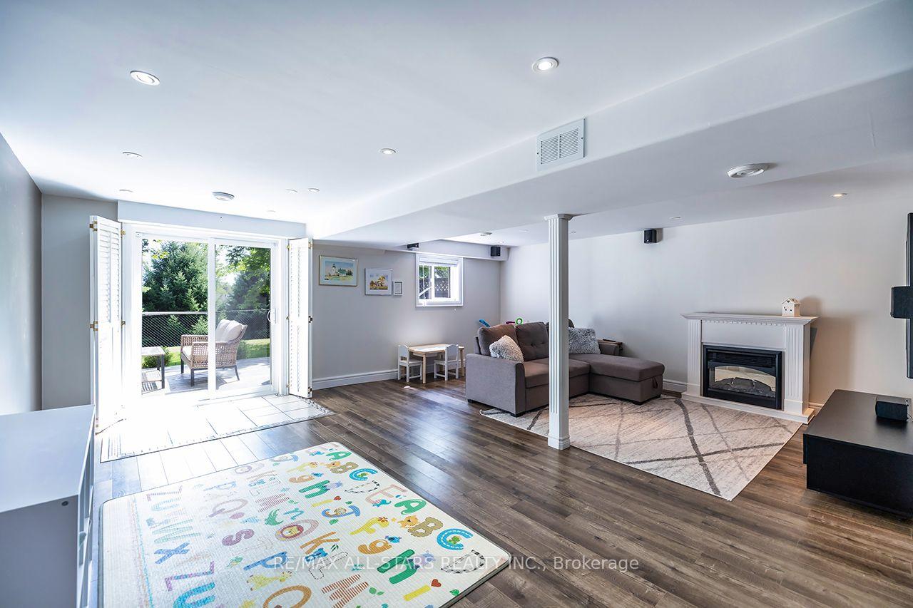 Photo 37 of Unit 19, 19 Adams Court, Uxbridge — HOMEH