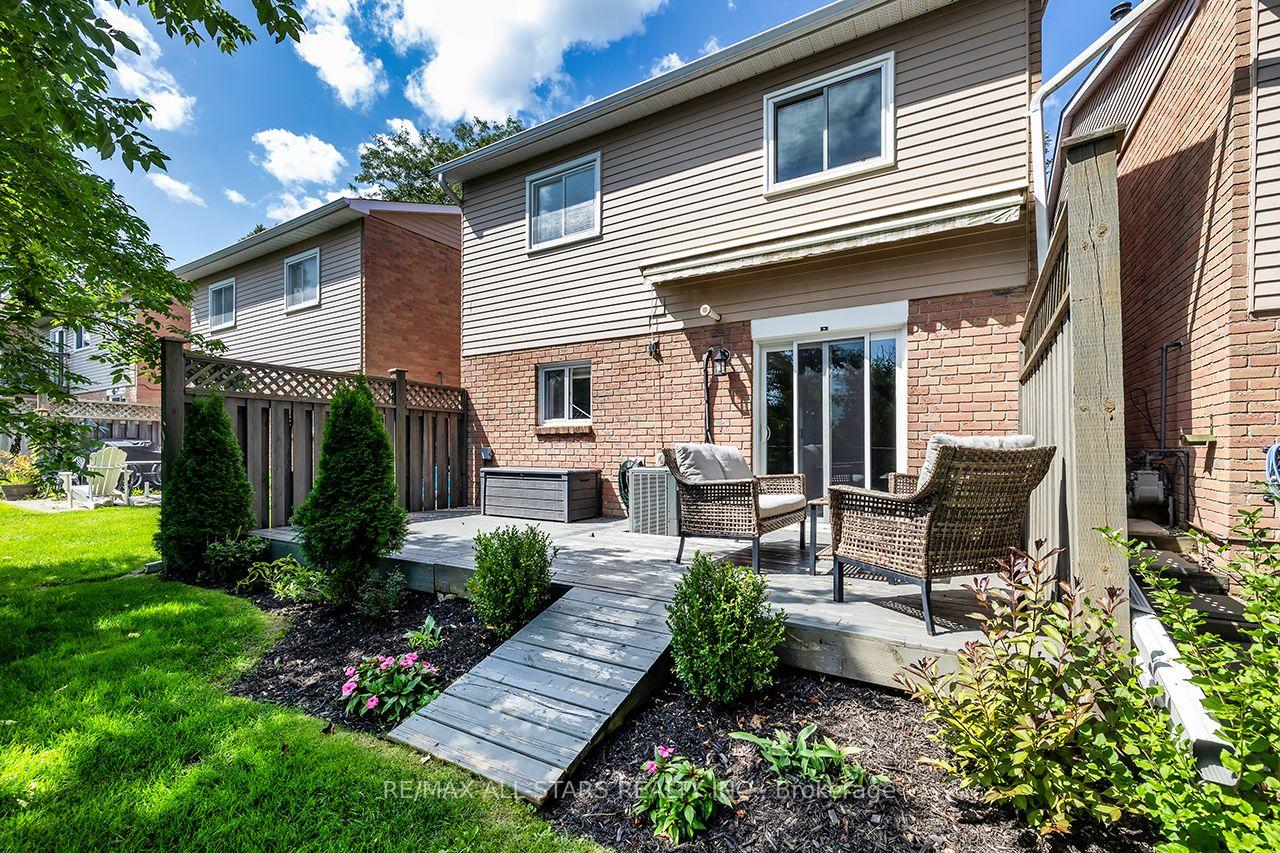 Photo 38 of Unit 19, 19 Adams Court, Uxbridge — HOMEH