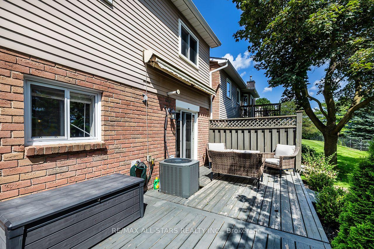 Photo 41 of Unit 19, 19 Adams Court, Uxbridge — HOMEH