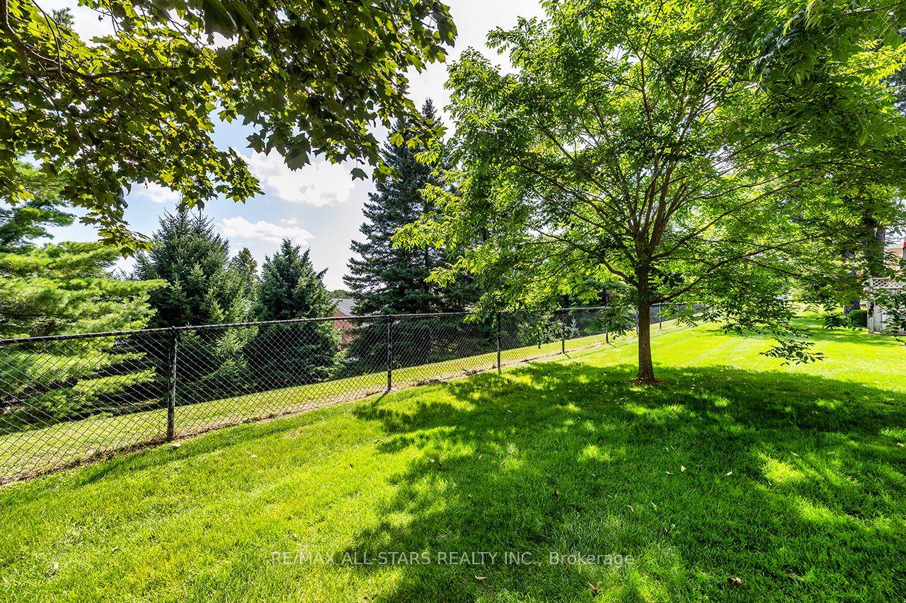 Photo 43 of Unit 19, 19 Adams Court, Uxbridge — HOMEH