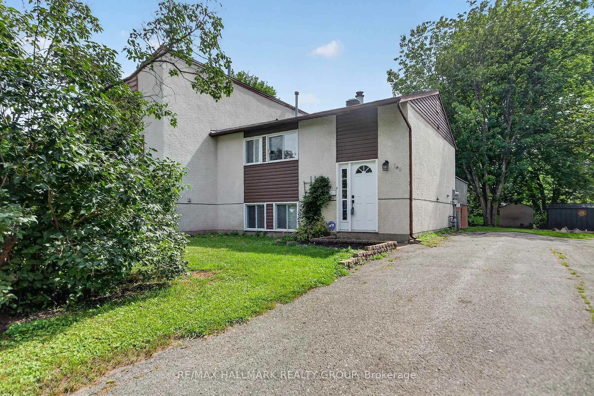 Photo 3 of 140 Rothesay Drive, Ottawa, Kanata - Glencairn/Hazeldean — HOMEH