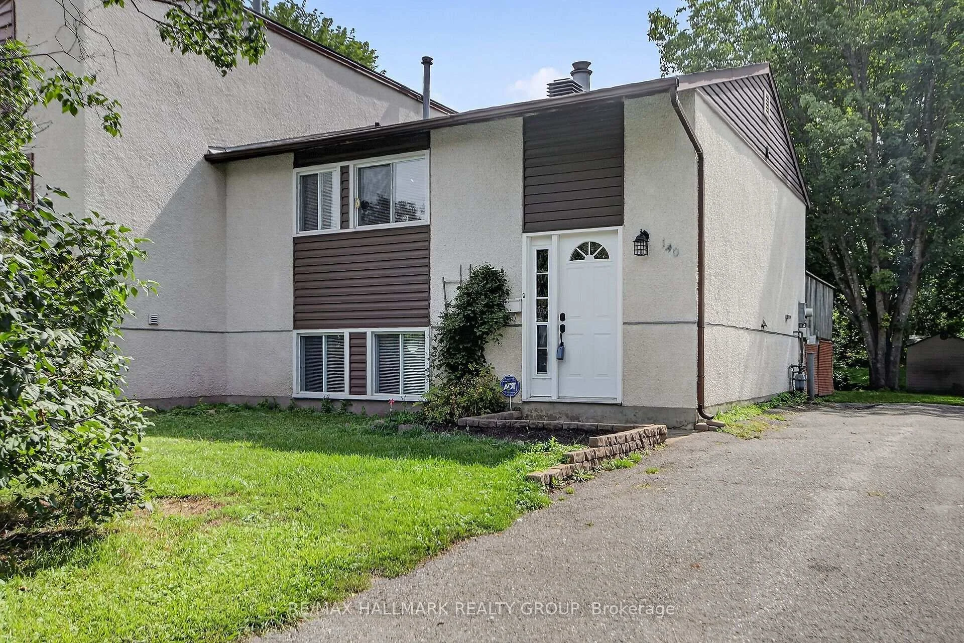 Photo 4 of 140 Rothesay Drive, Ottawa, Kanata - Glencairn/Hazeldean — HOMEH