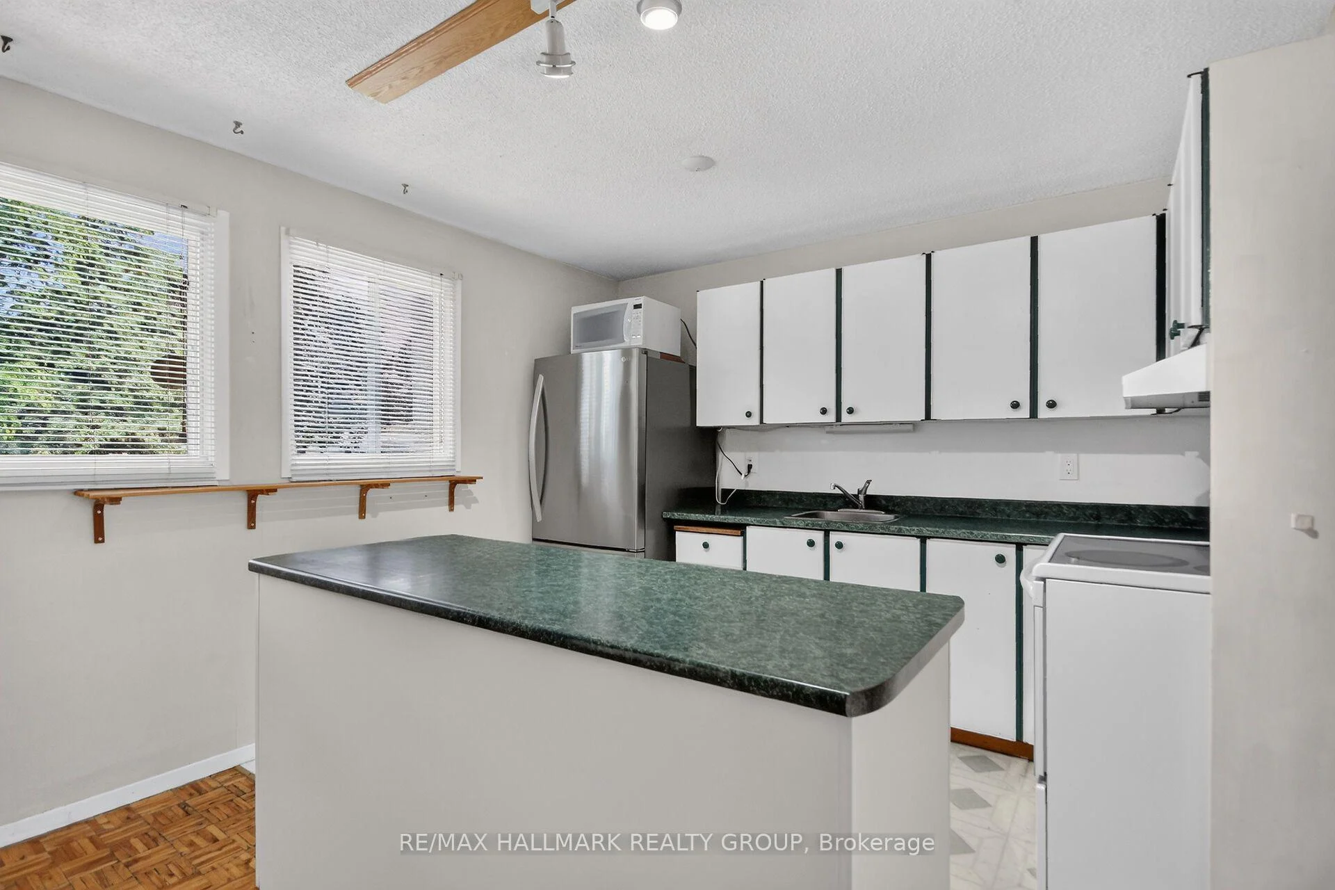 Photo 19 of 140 Rothesay Drive, Ottawa, Kanata - Glencairn/Hazeldean — HOMEH