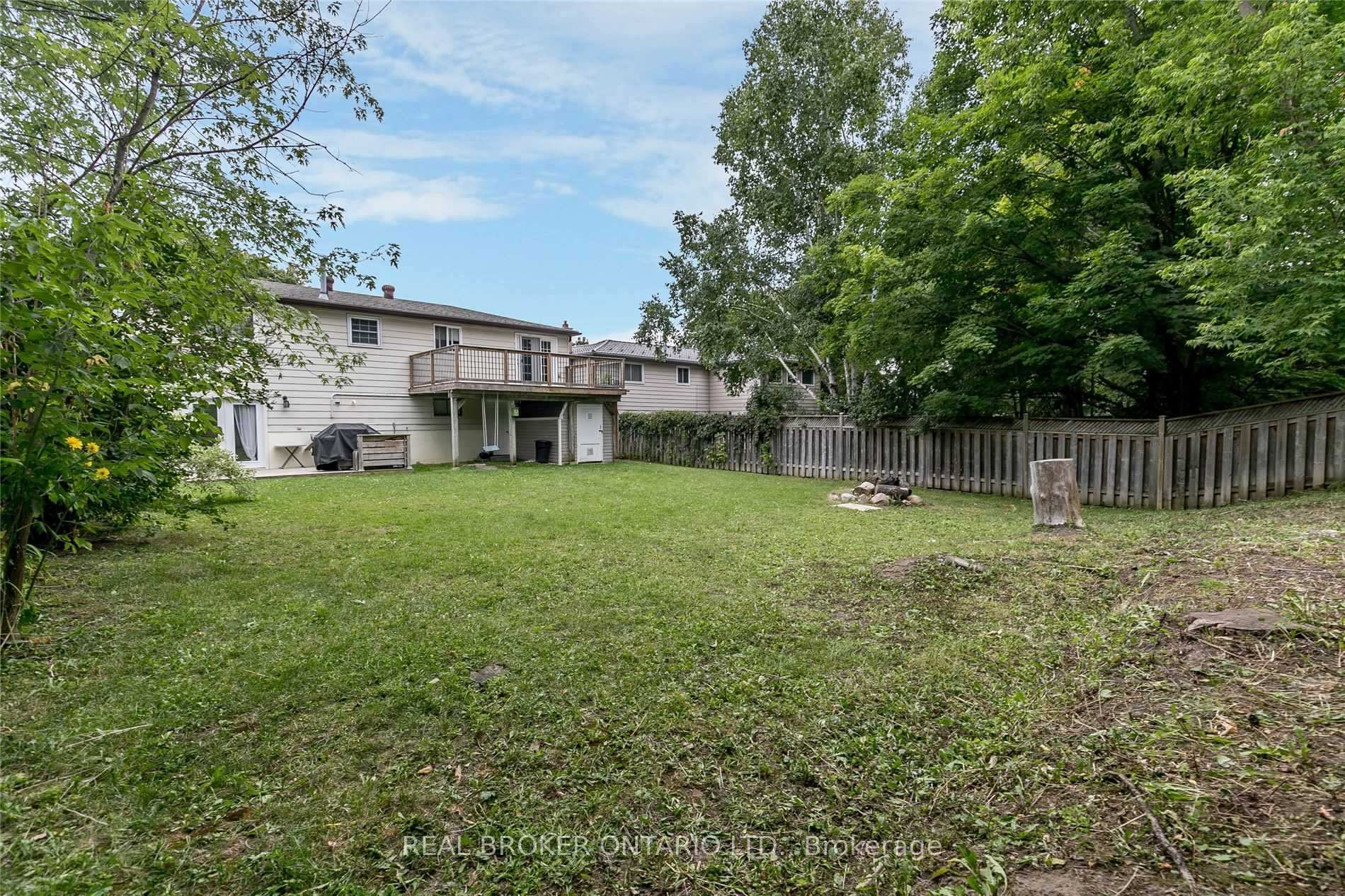 Photo 4 of Unit Upper, 18 Chippawa Court, Barrie, North Shore — HOMEH