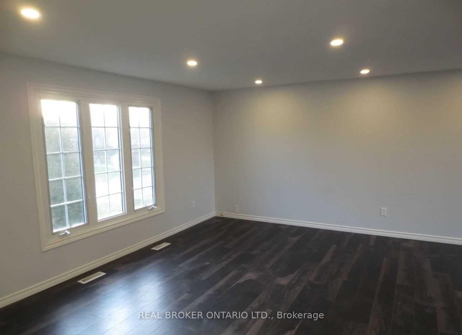 Photo 6 of Unit Upper, 18 Chippawa Court, Barrie, North Shore — HOMEH