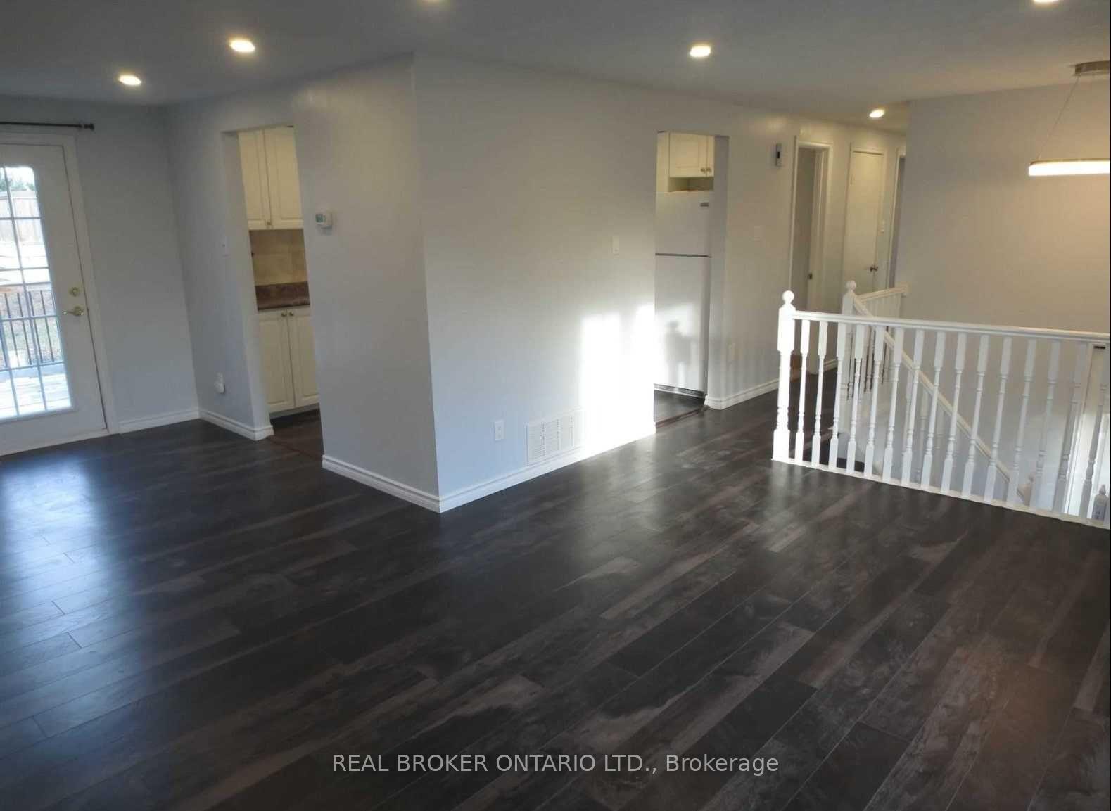 Photo 9 of Unit Upper, 18 Chippawa Court, Barrie, North Shore — HOMEH