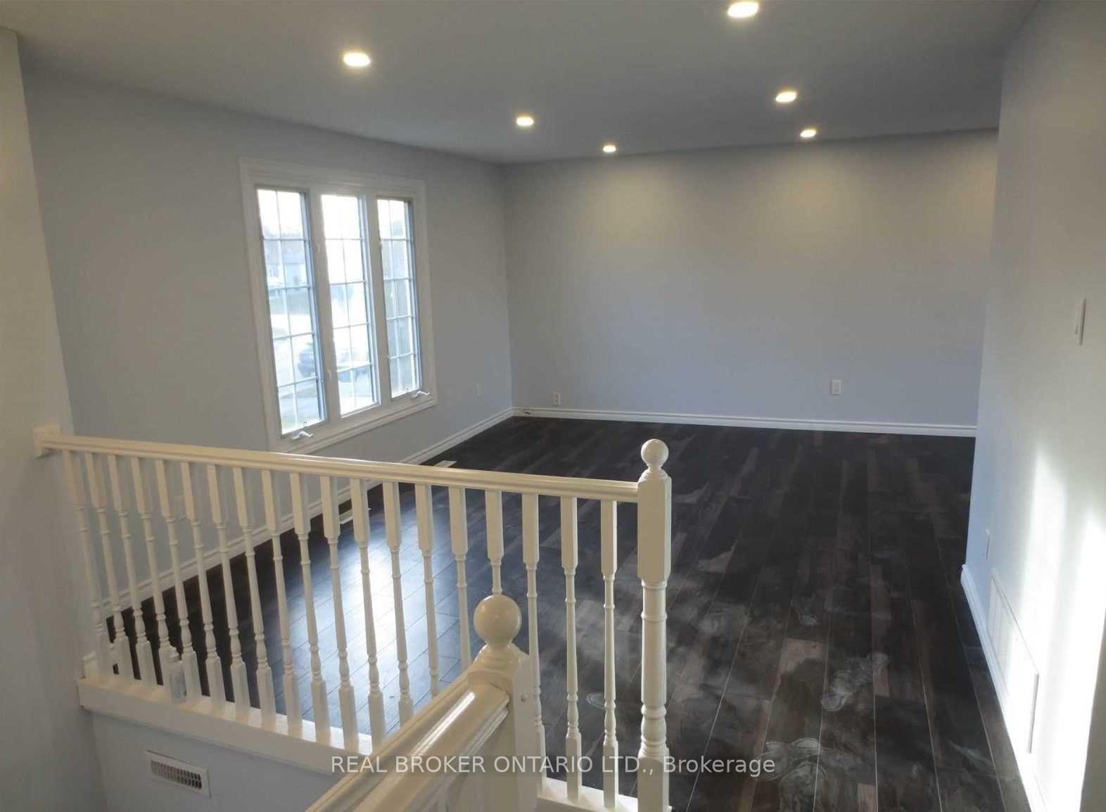 Photo 11 of Unit Upper, 18 Chippawa Court, Barrie, North Shore — HOMEH