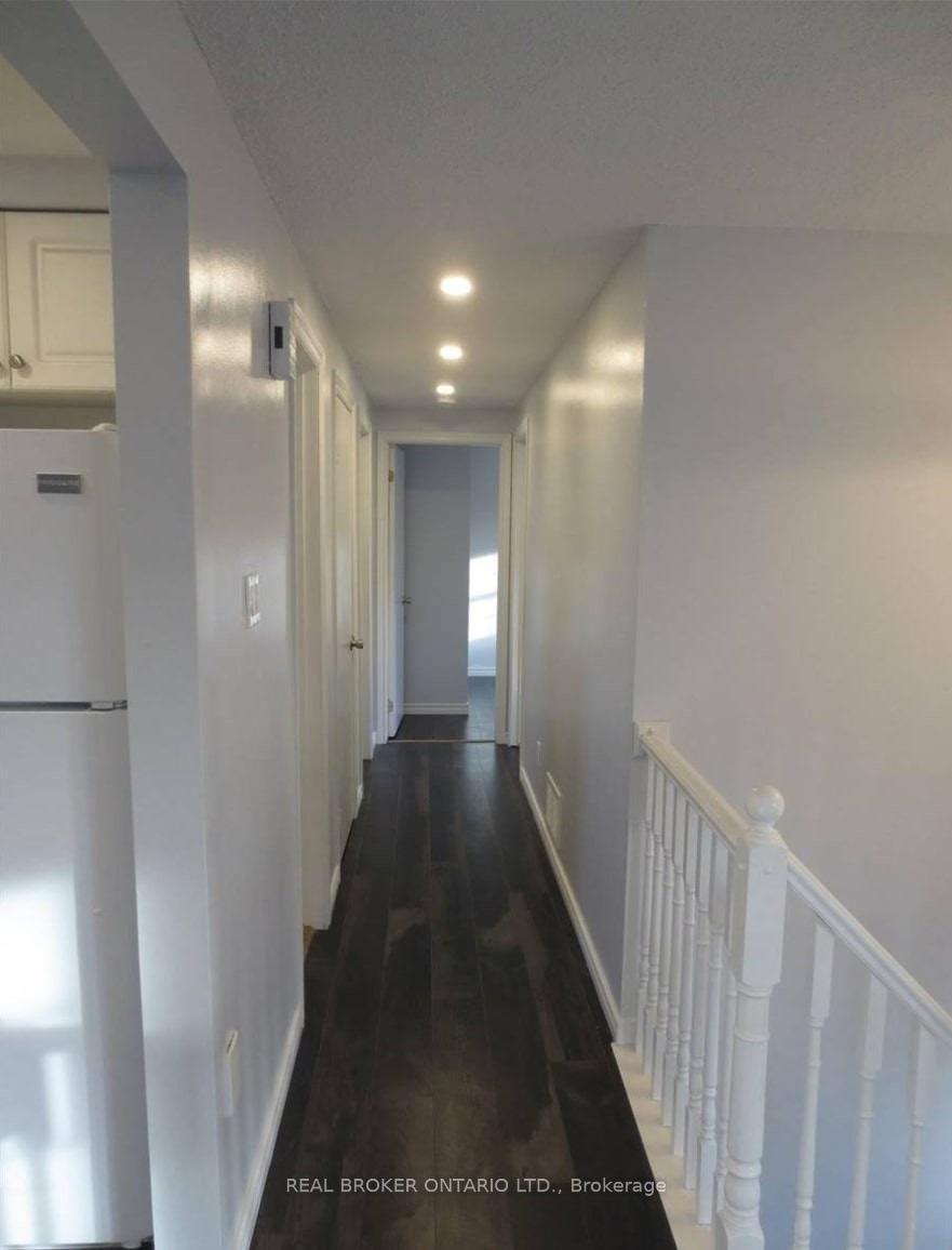 Photo 17 of Unit Upper, 18 Chippawa Court, Barrie, North Shore — HOMEH