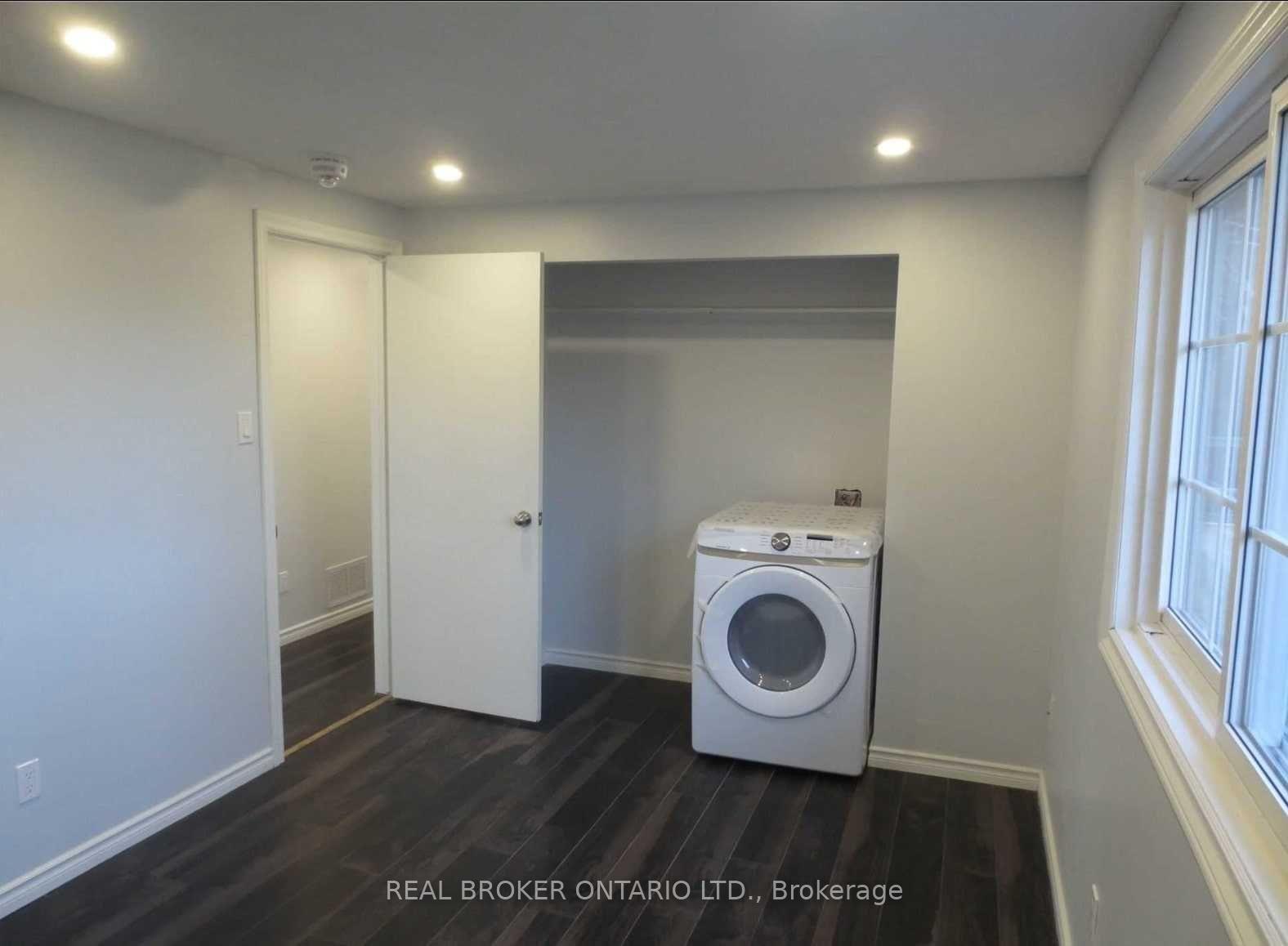 Photo 19 of Unit Upper, 18 Chippawa Court, Barrie, North Shore — HOMEH